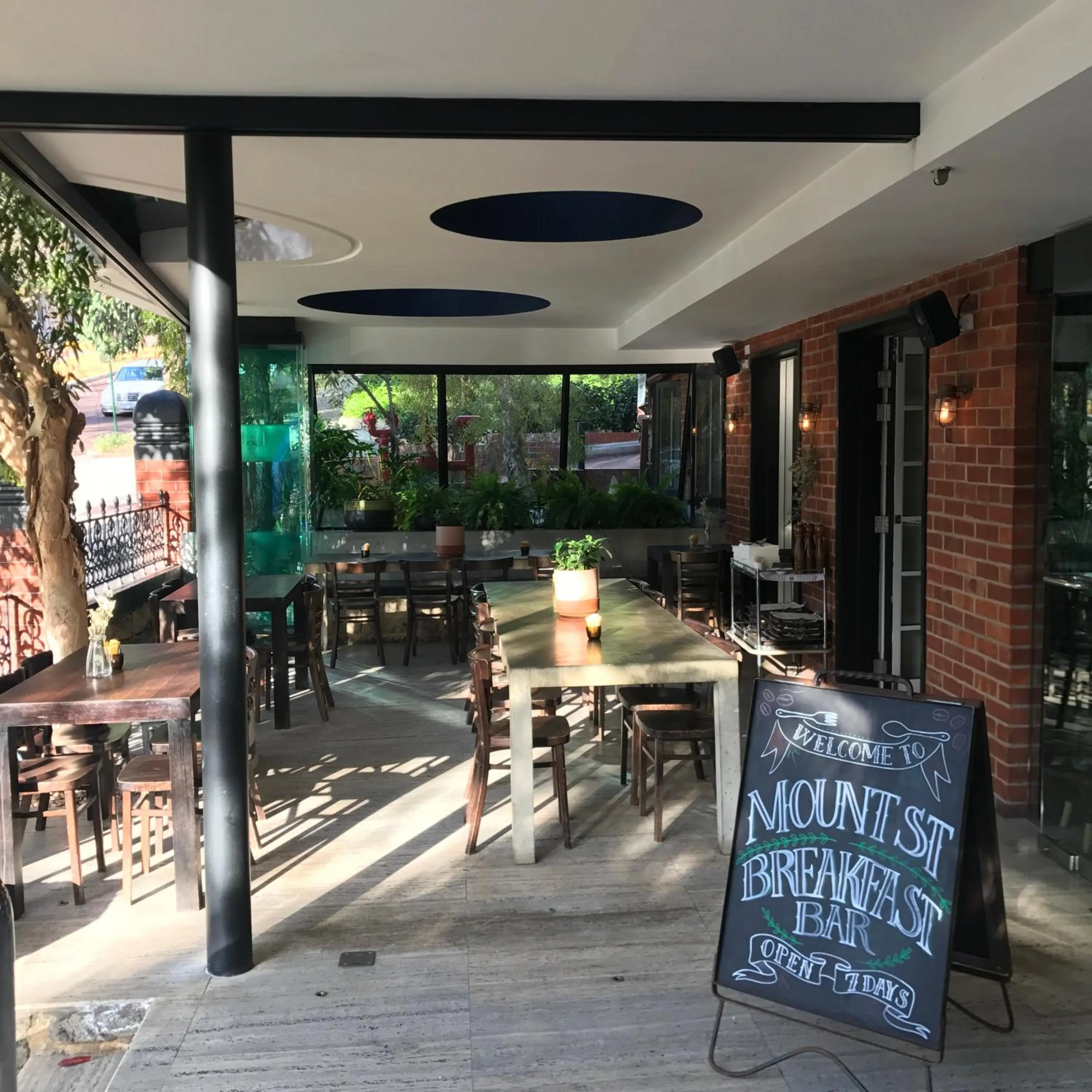 Restaurant/places to eat in Riverview on Mount Street