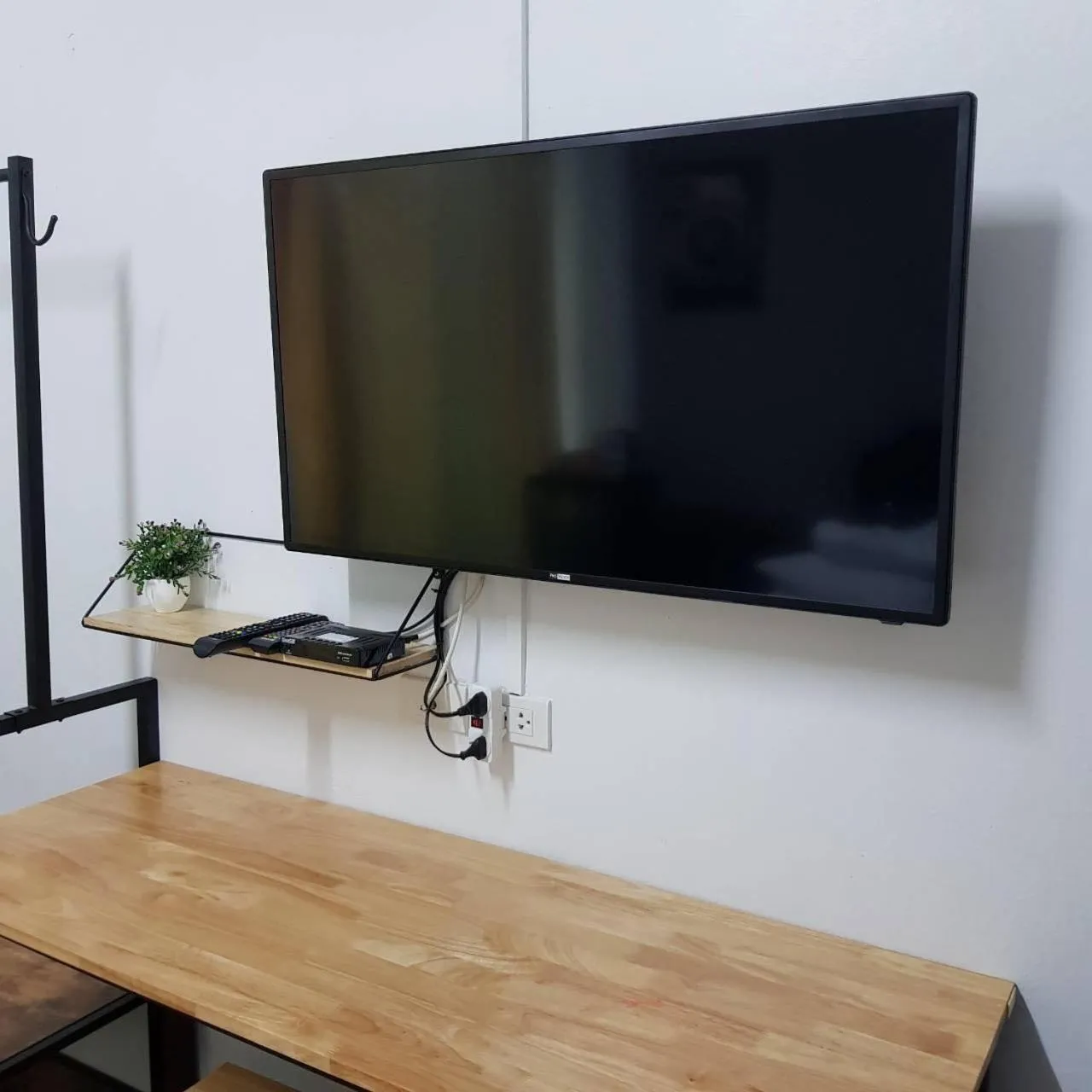 TV and multimedia in Oblique Apartment - ออฟบลิค อพาร์ทเมนท์