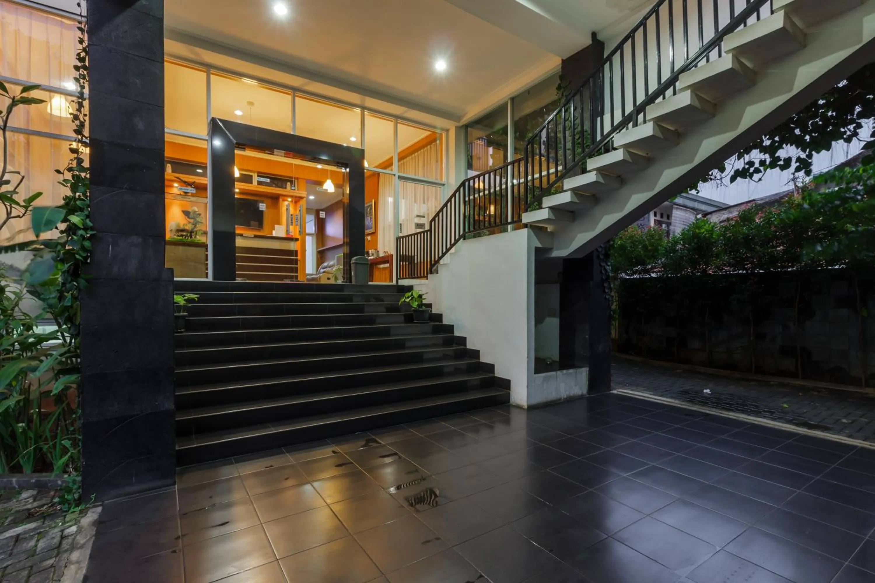 Lobby or reception in RedDoorz Premium @ Ampera Raya 2