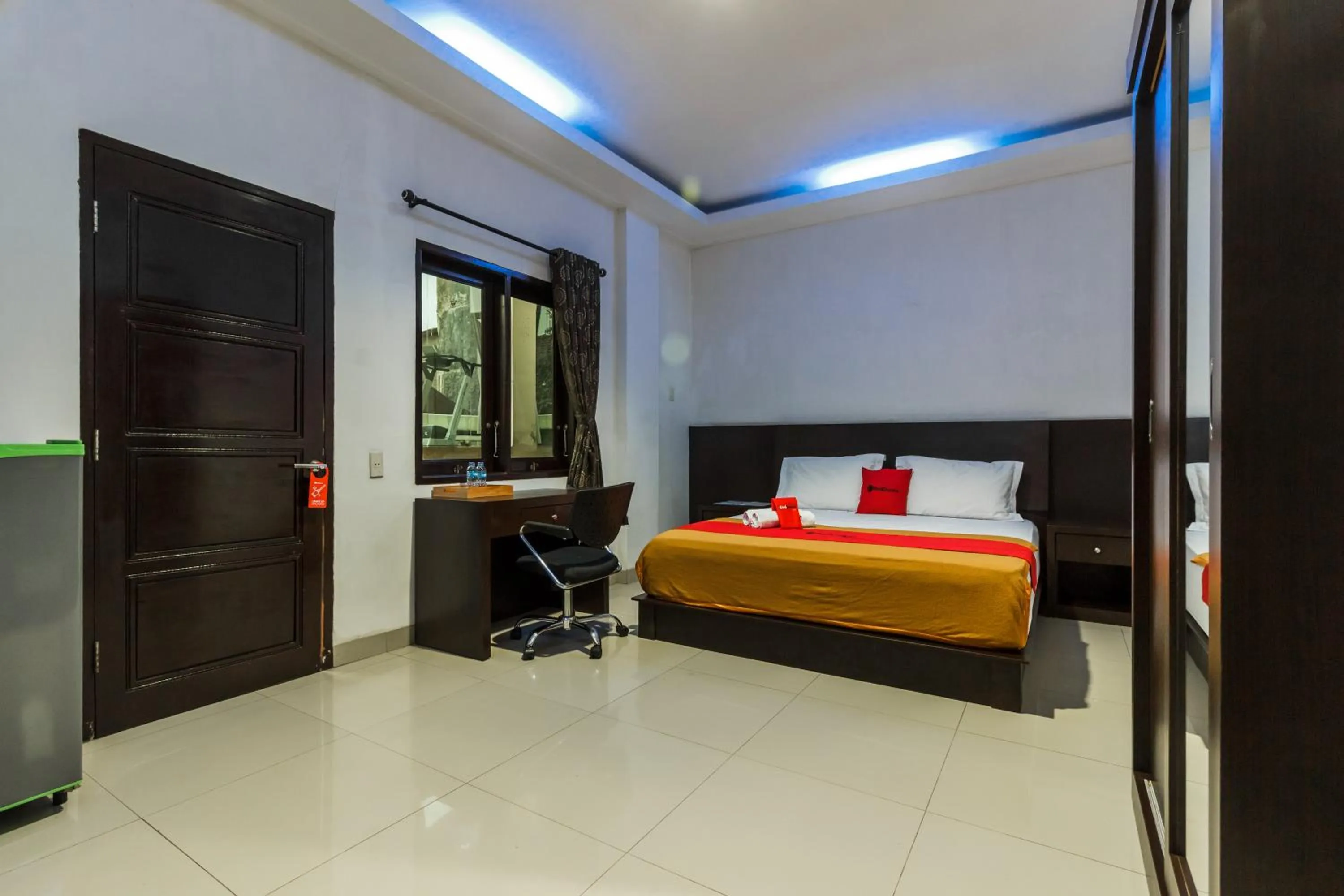 Bedroom, Bed in RedDoorz Premium @ Ampera Raya 2