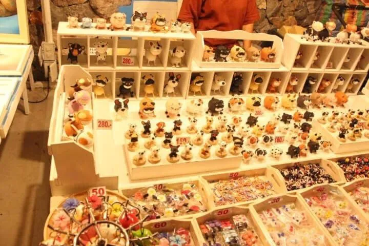 Shopping Area in Bonne Nuit Hotel, Hua Hin