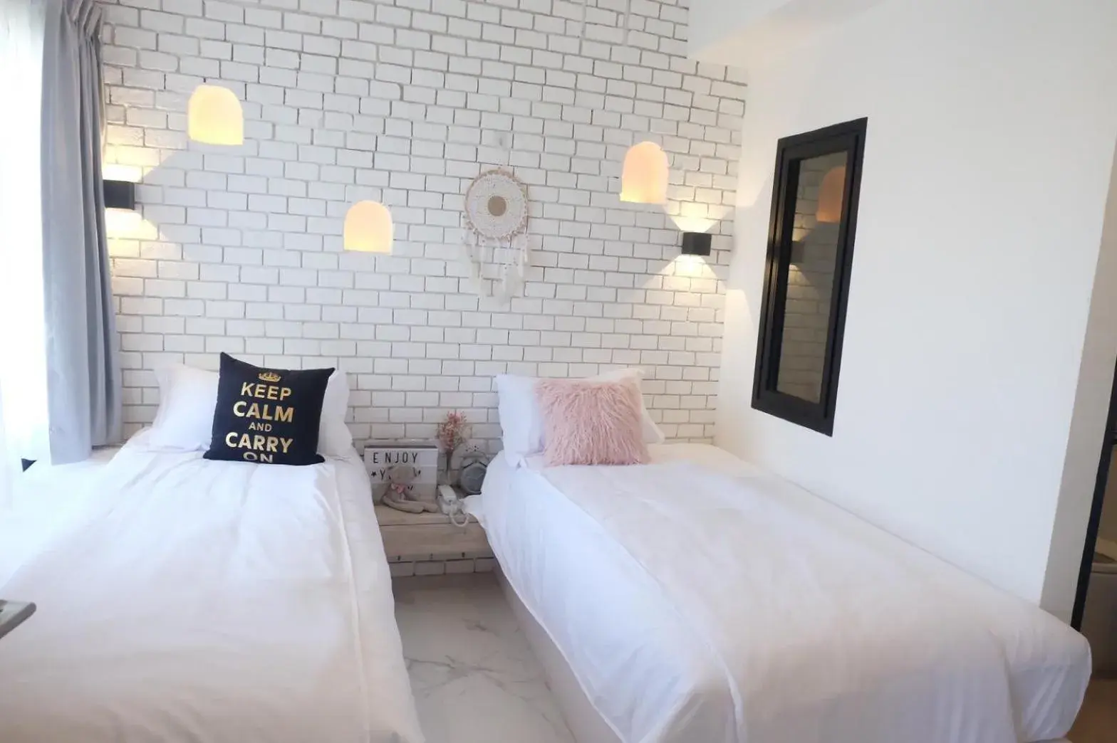 Standard Twin Room in Bonne Nuit Hotel, Hua Hin Standard Twin Room in Bonne Nuit Hotel, Hua Hin