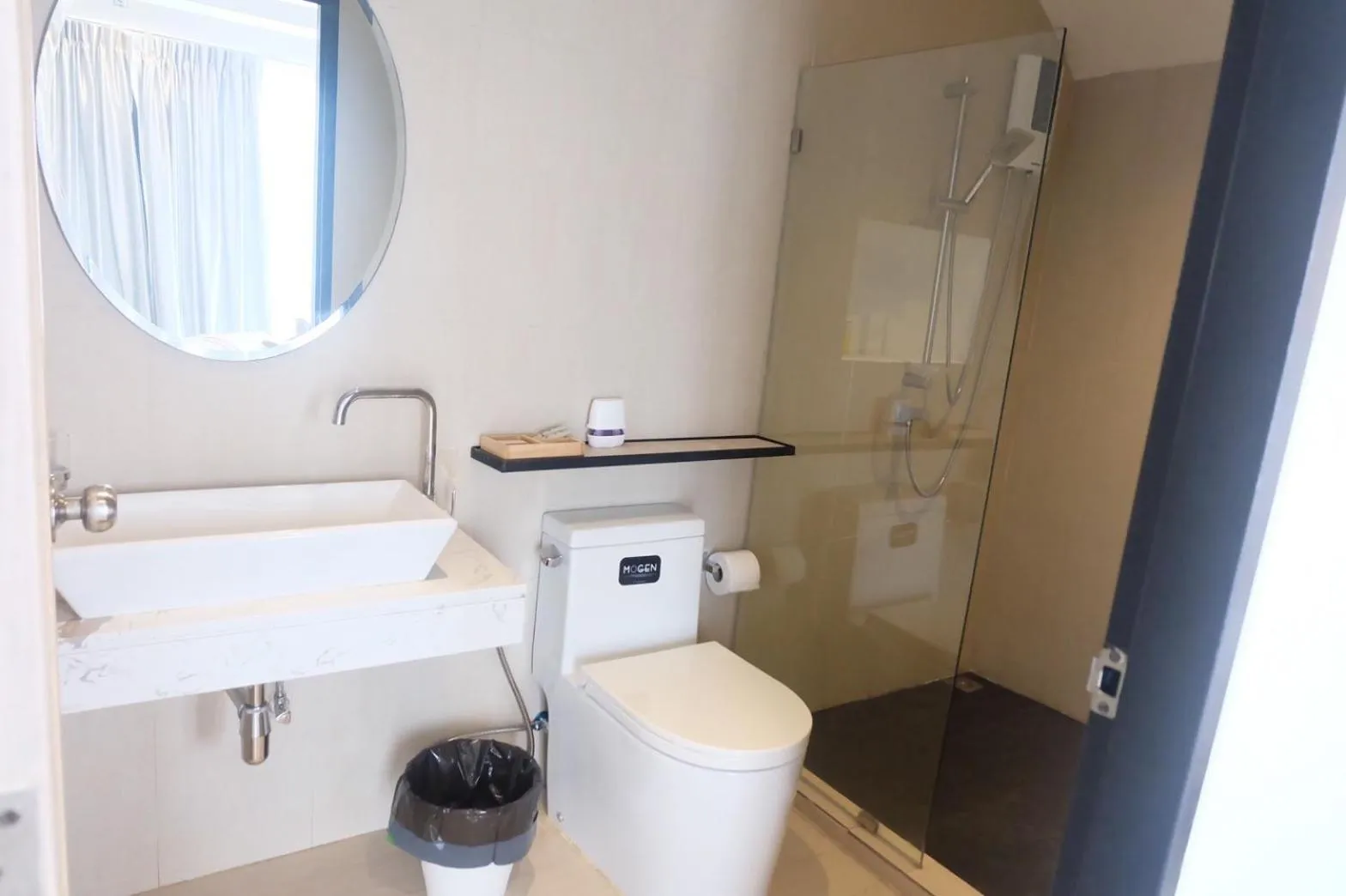 Bathroom in Bonne Nuit Hotel, Hua Hin