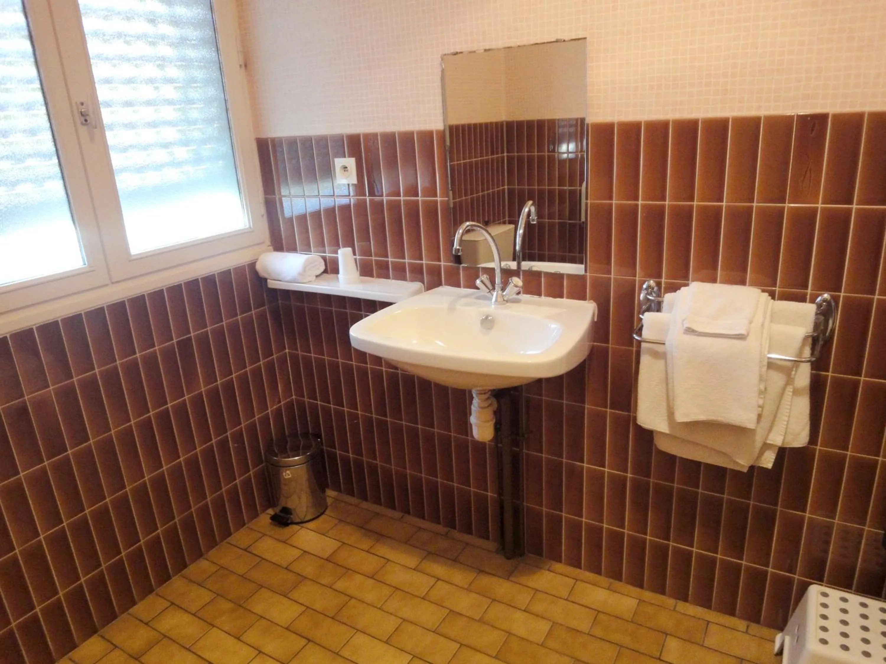 Bathroom in Hotel Restaurant La Grenouillère