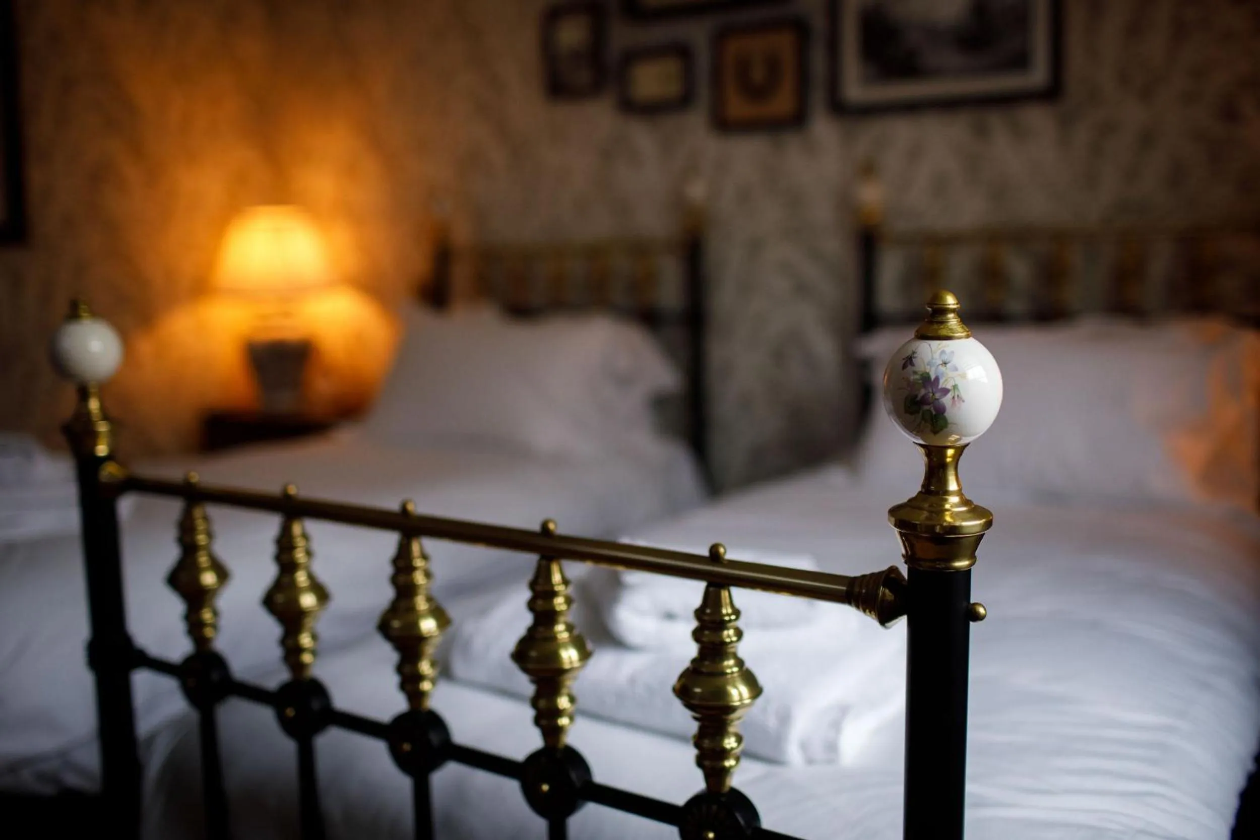 Bedroom, Bed in The Crown Hotel