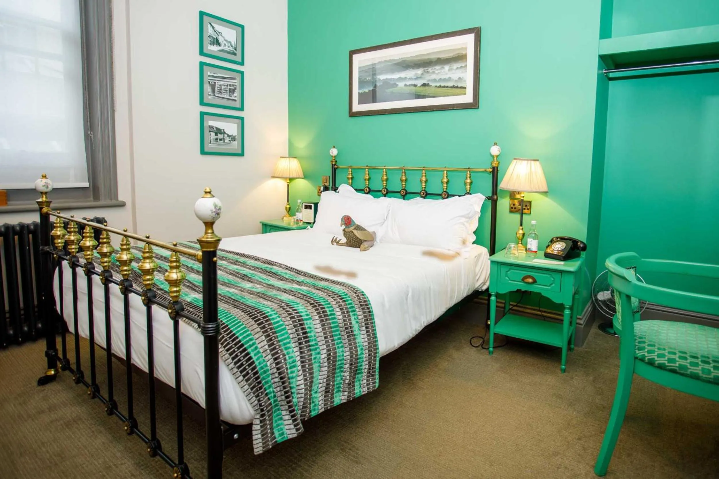 Bedroom, Bed in The Crown Hotel