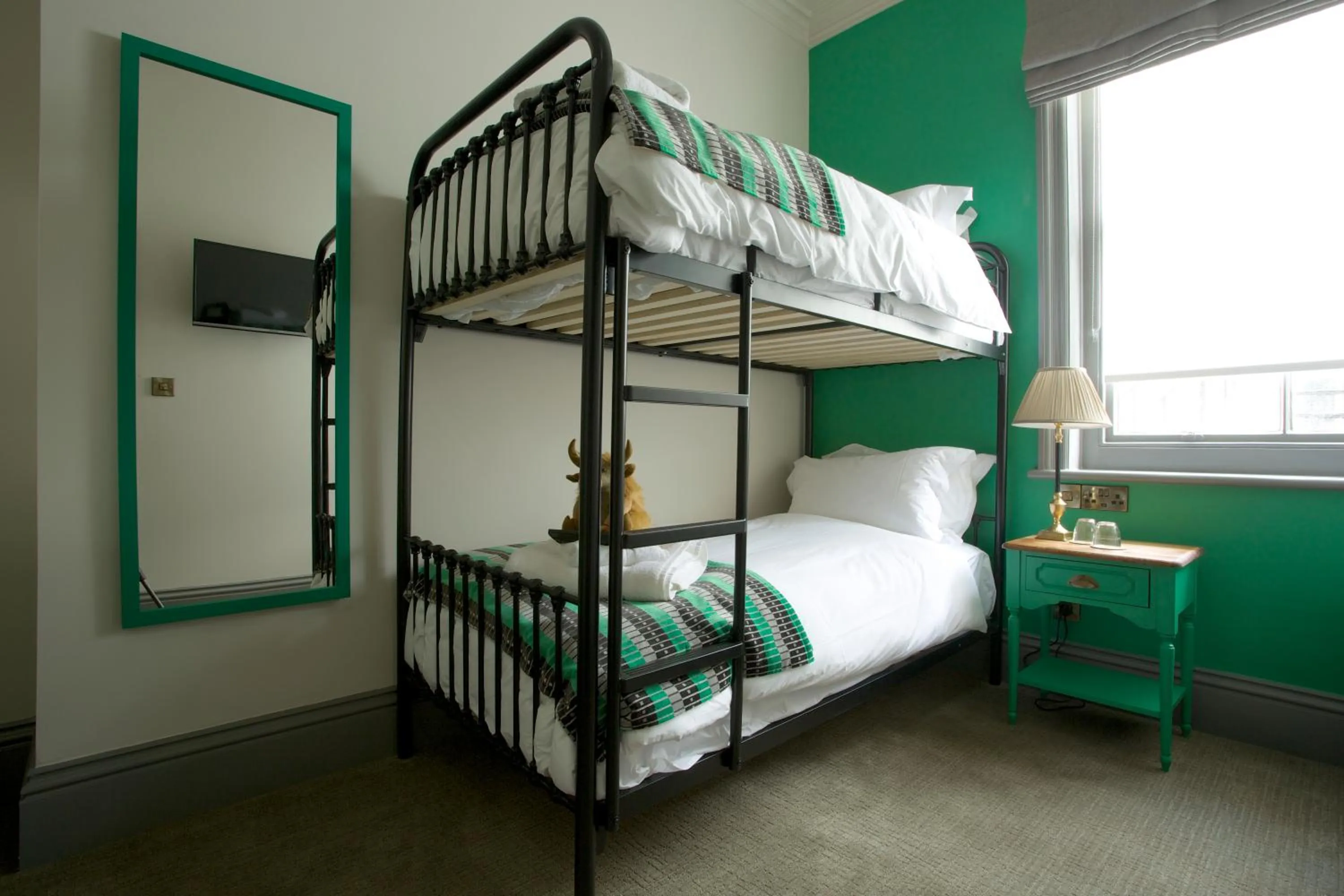 bunk bed, Bed in The Crown Hotel