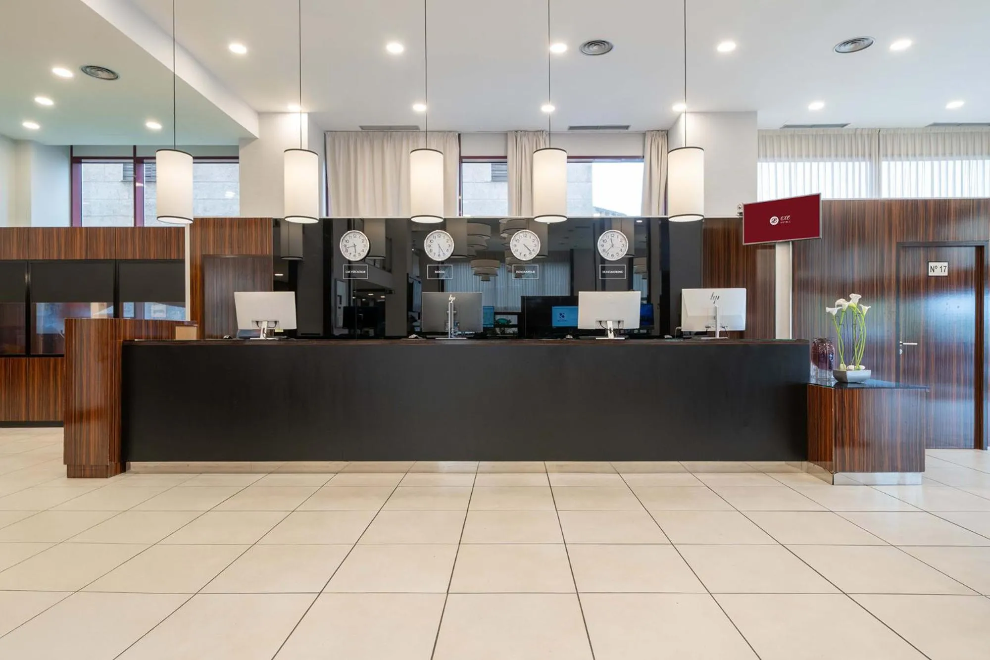 Lobby or reception in Exe Convention Plaza Madrid