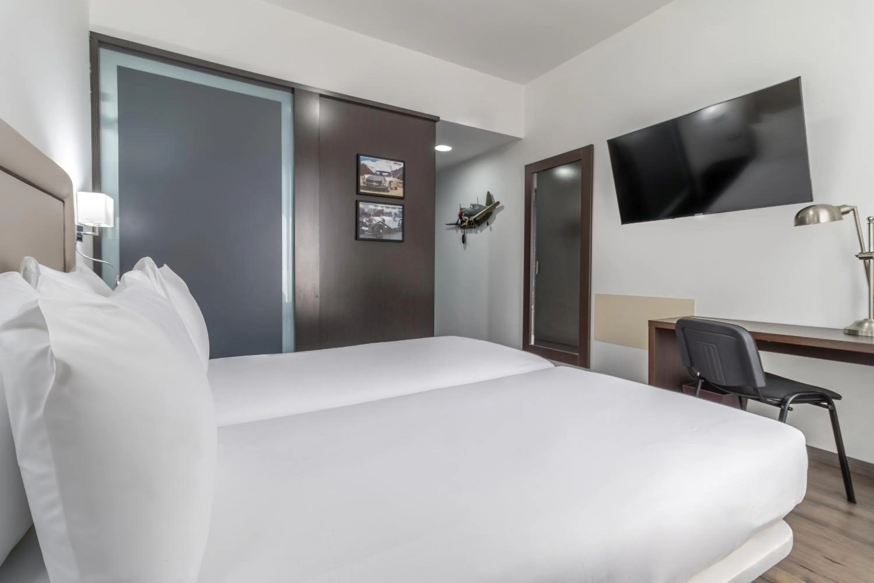 Standard Studio in Exe Convention Plaza Madrid