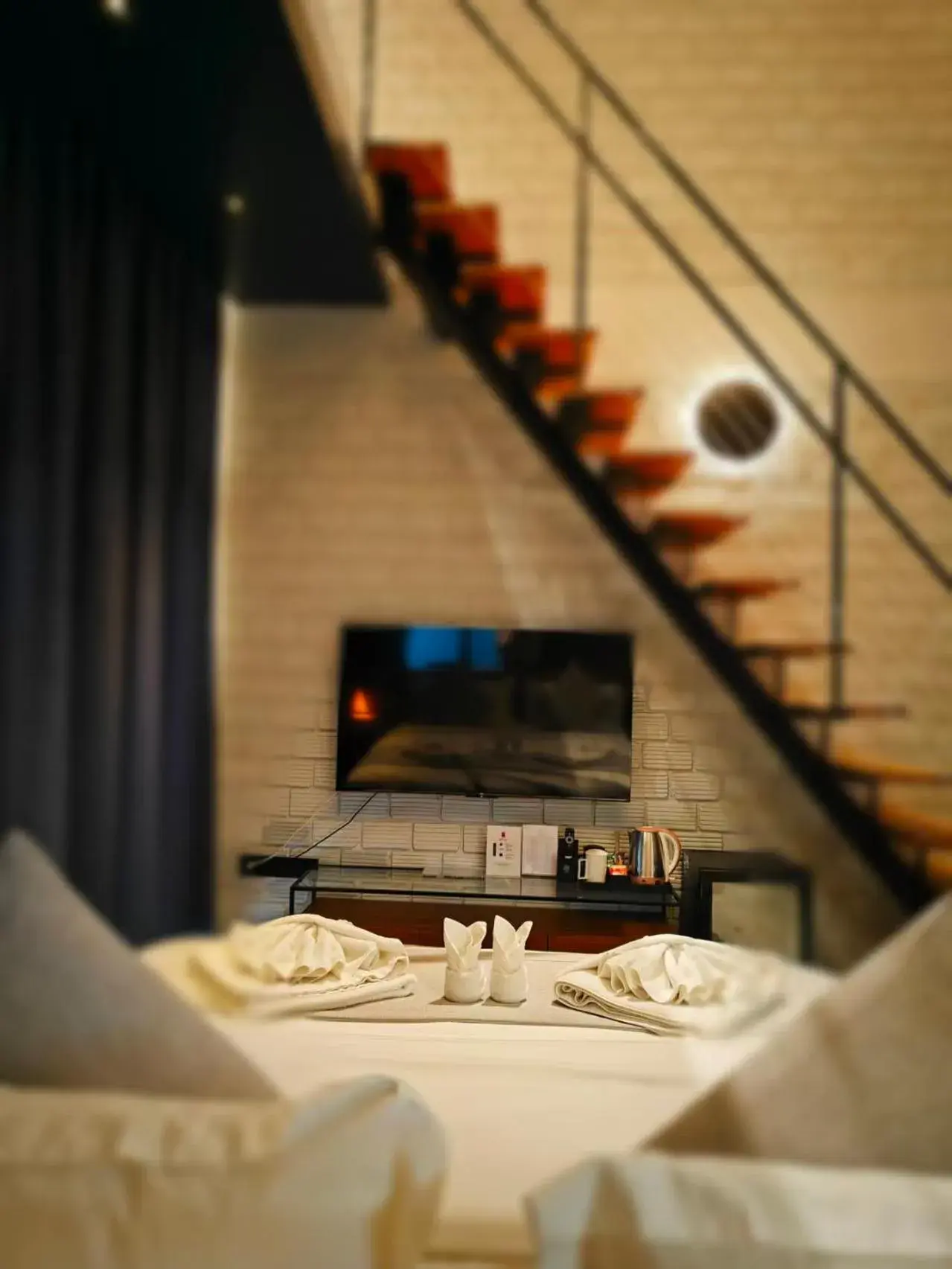 King Suite with Balcony - single occupancy in M5 Hotel King Suite with Balcony - single occupancy in M5 Hotel