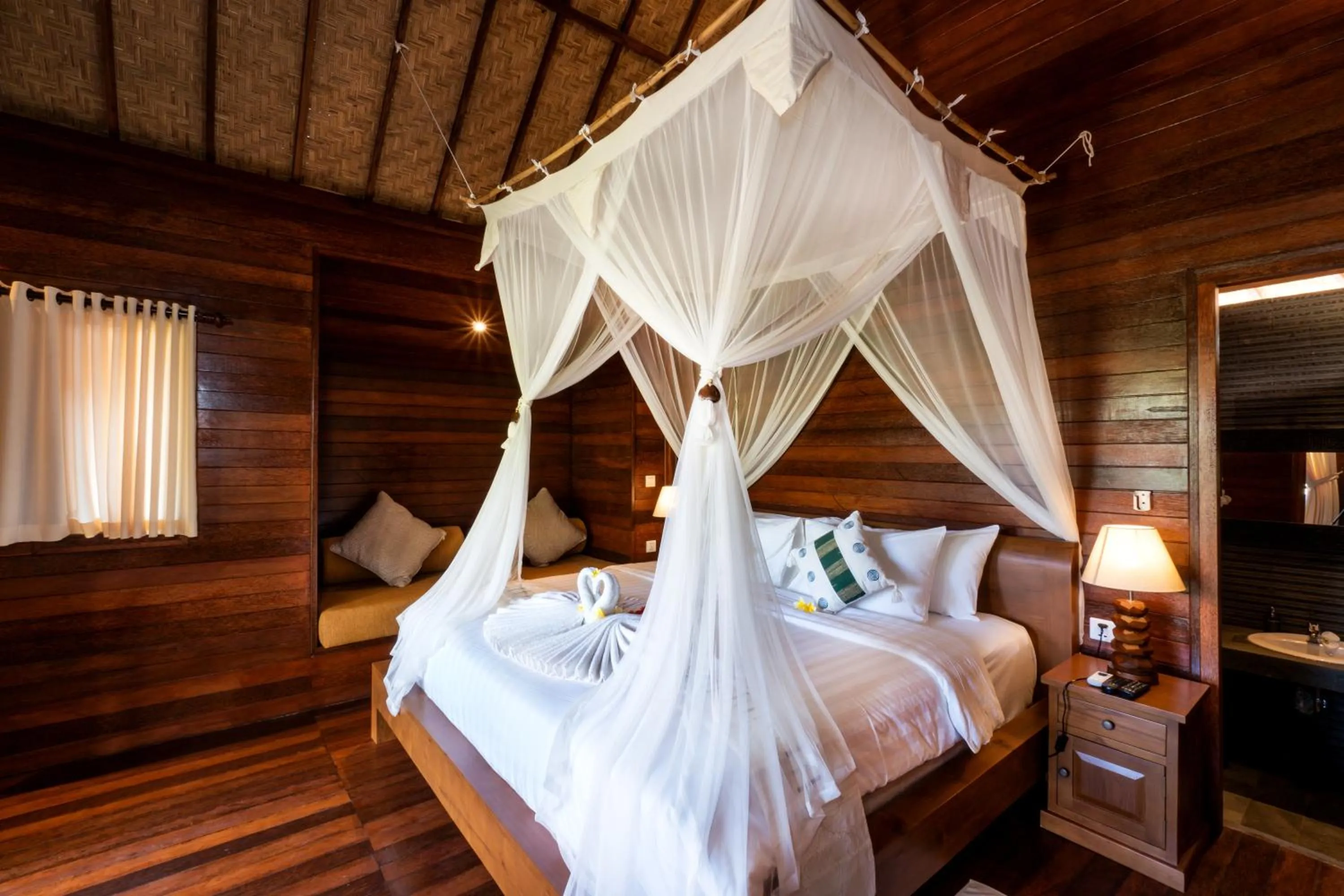 Bed in Royal Cottage Nusa Lembongan