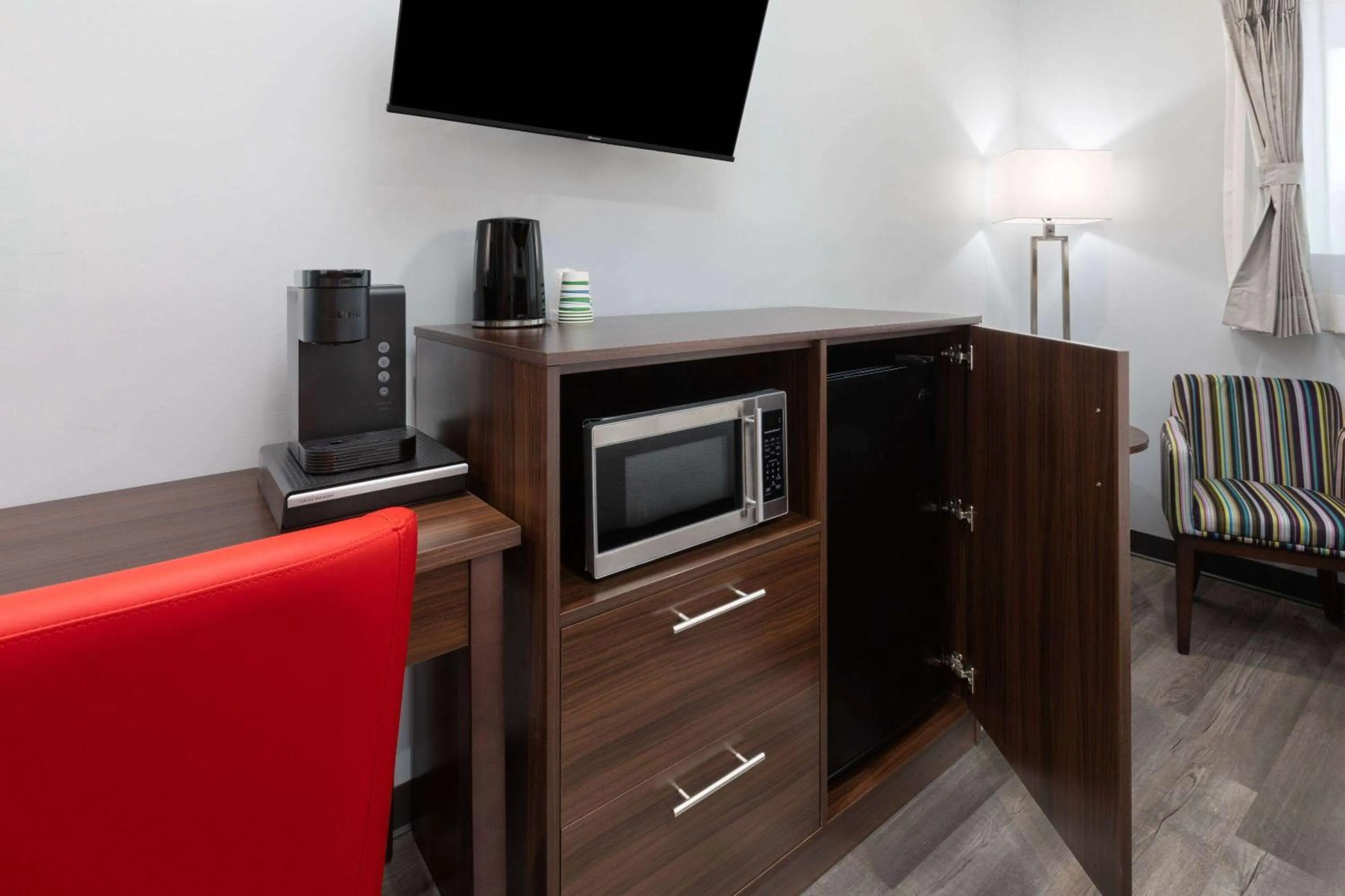 Photo of the whole room in Travelodge by Wyndham Cochrane Ontario