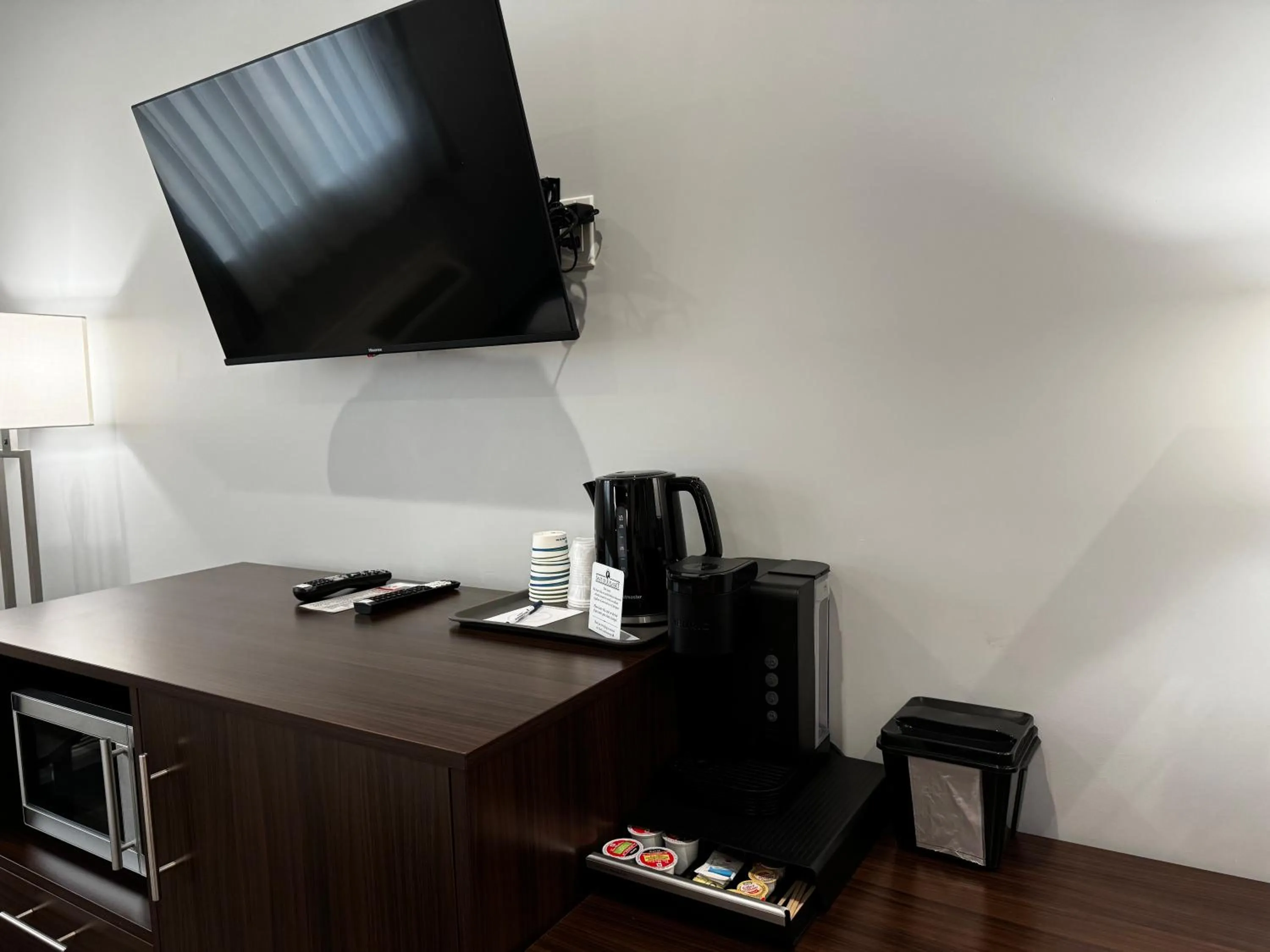 TV and multimedia in Travelodge by Wyndham Cochrane Ontario