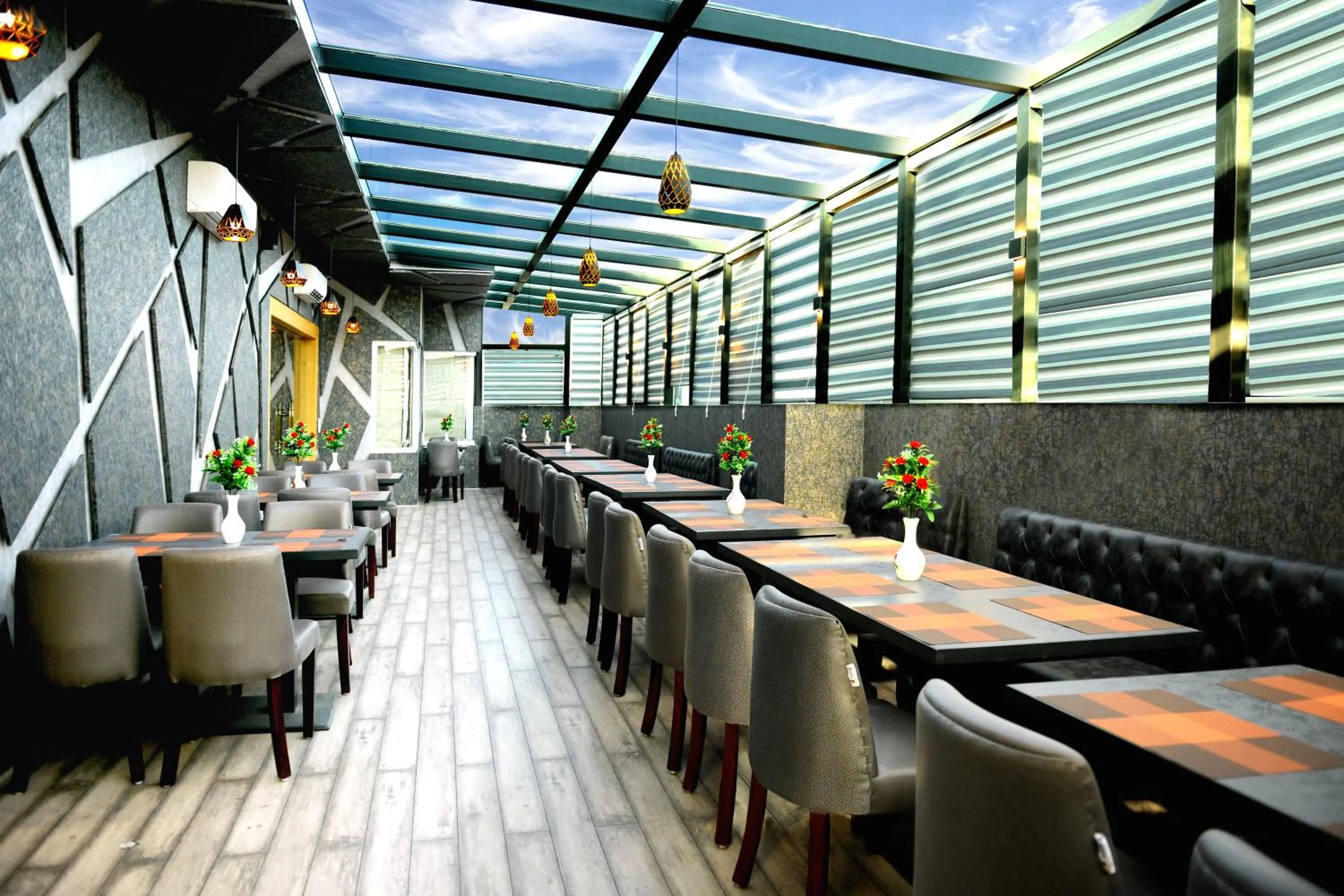 Restaurant/places to eat in The Landmark Amritsar