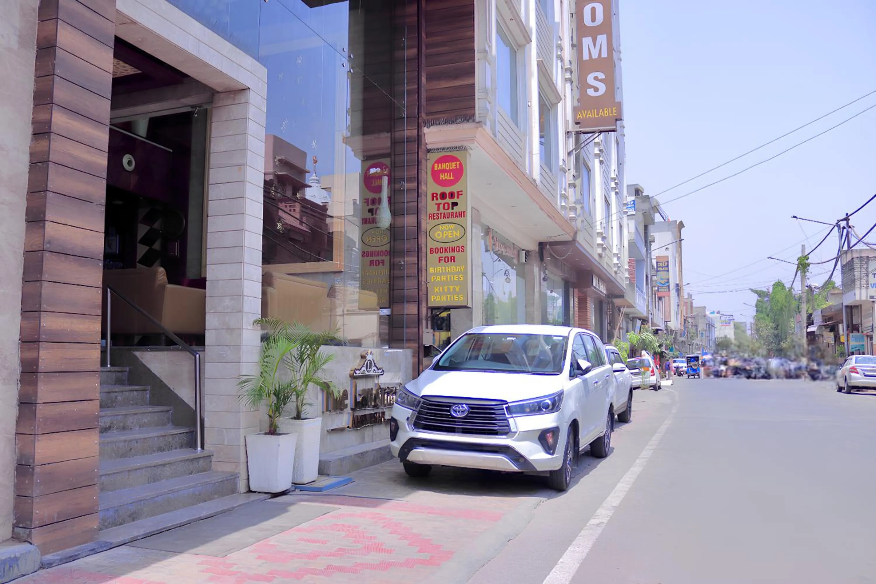 Parking in Hotel Landmark Near Golden Temple