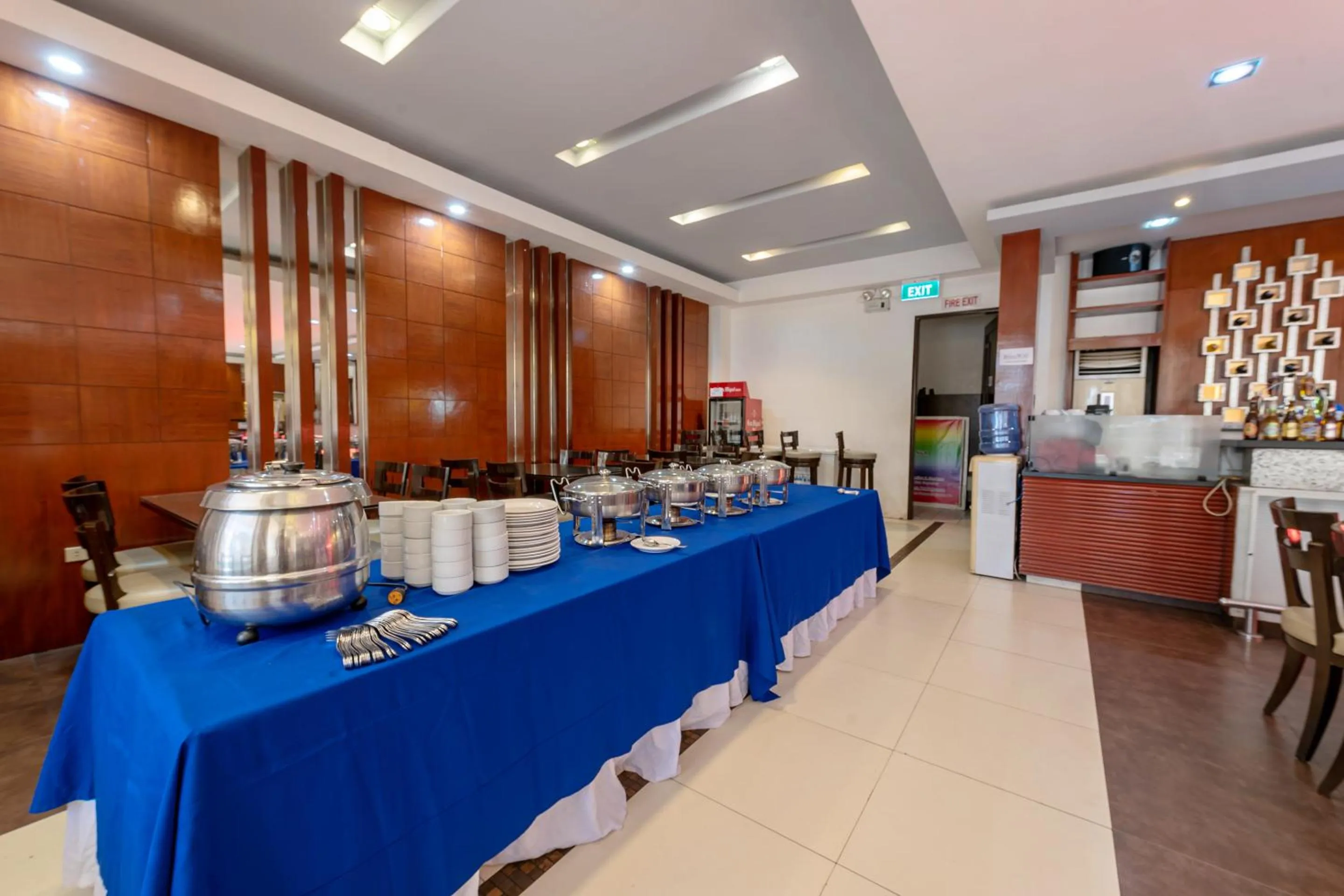 Restaurant/Places to Eat in Capital O 176 Bliss Hotel