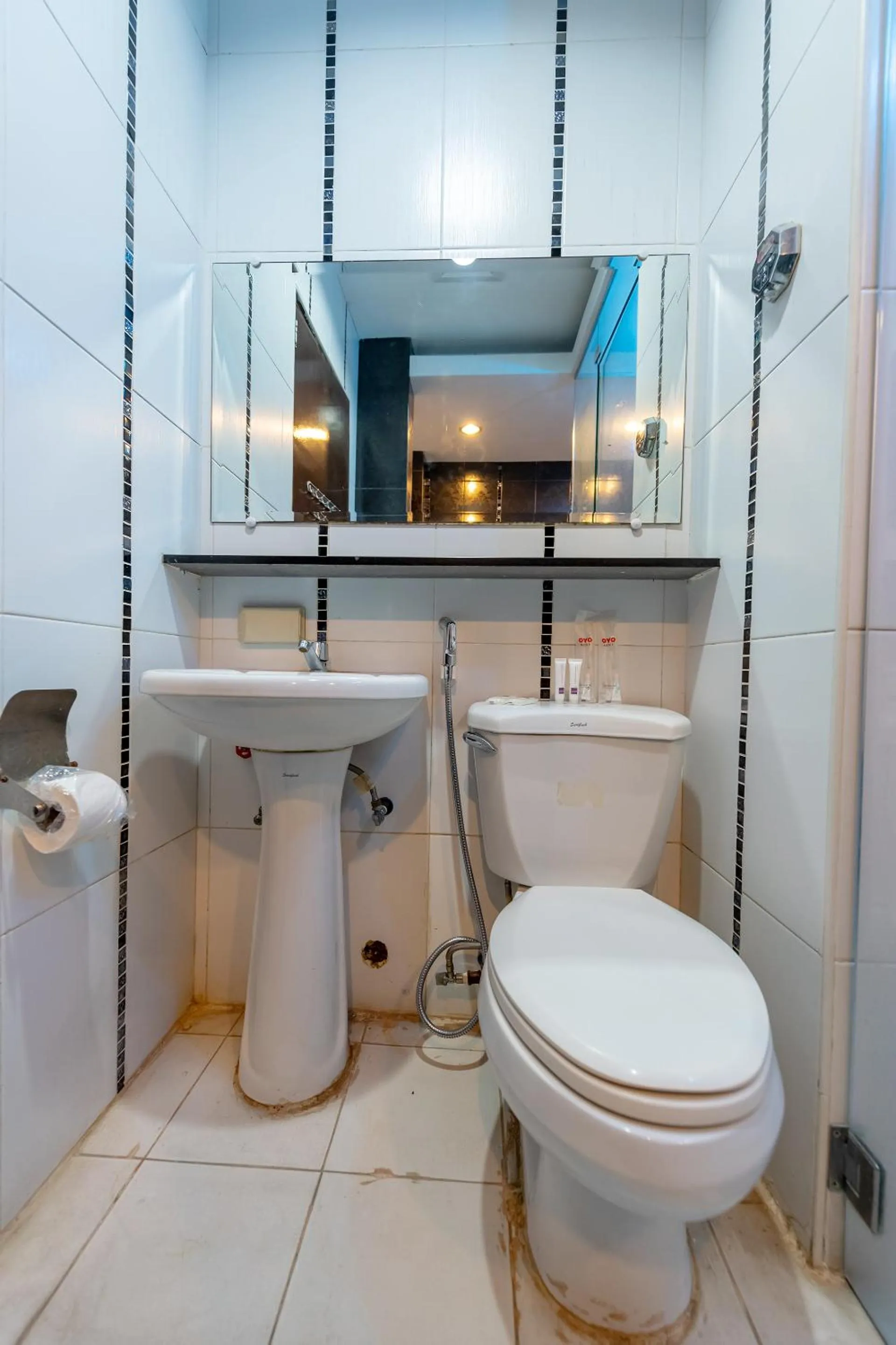 Shower, Bathroom in Capital O 176 Bliss Hotel