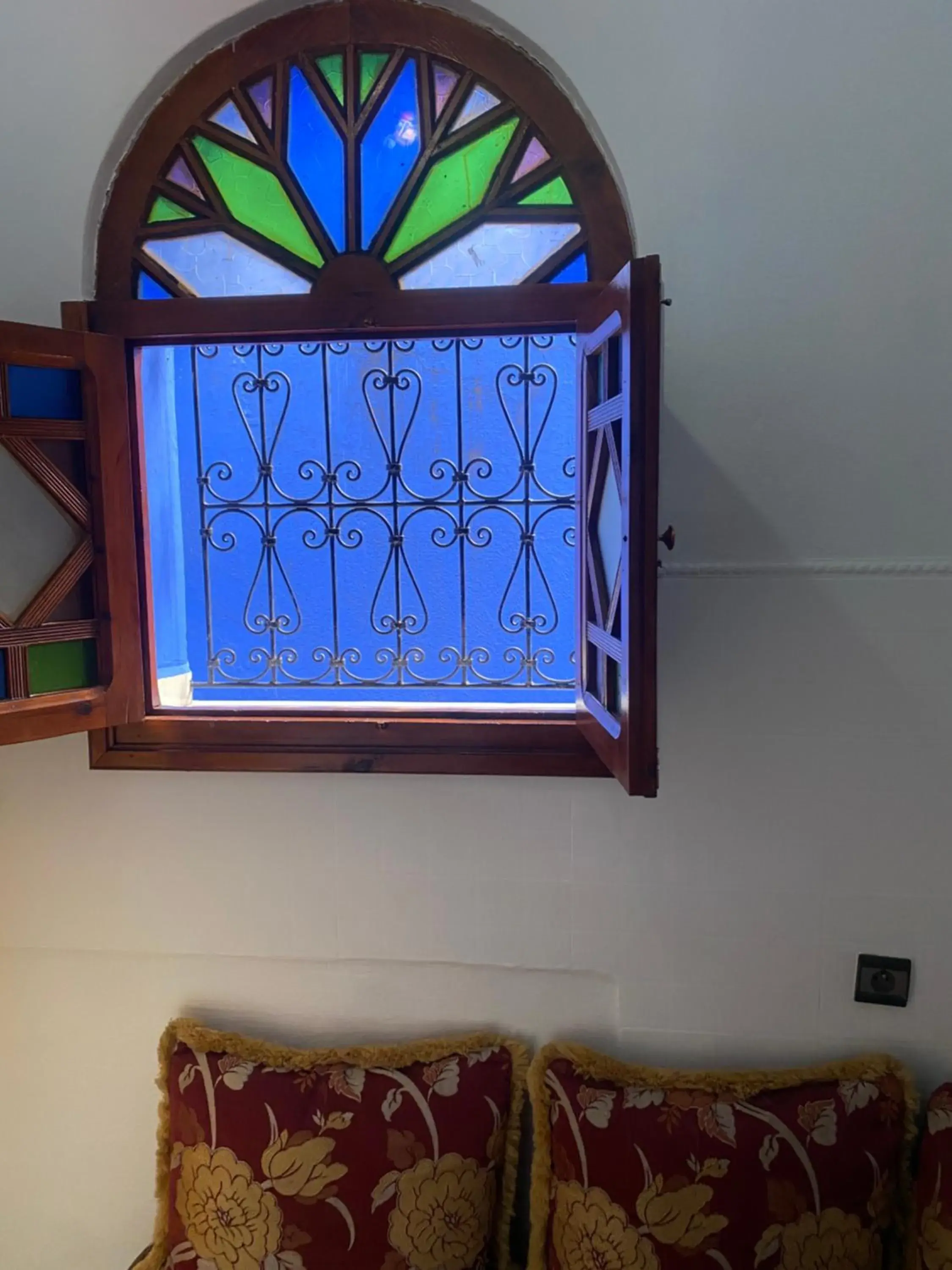 Twin Room with Private Bathroom in Hotel Casa Khaldi Twin Room with Private Bathroom in Hotel Casa Khaldi