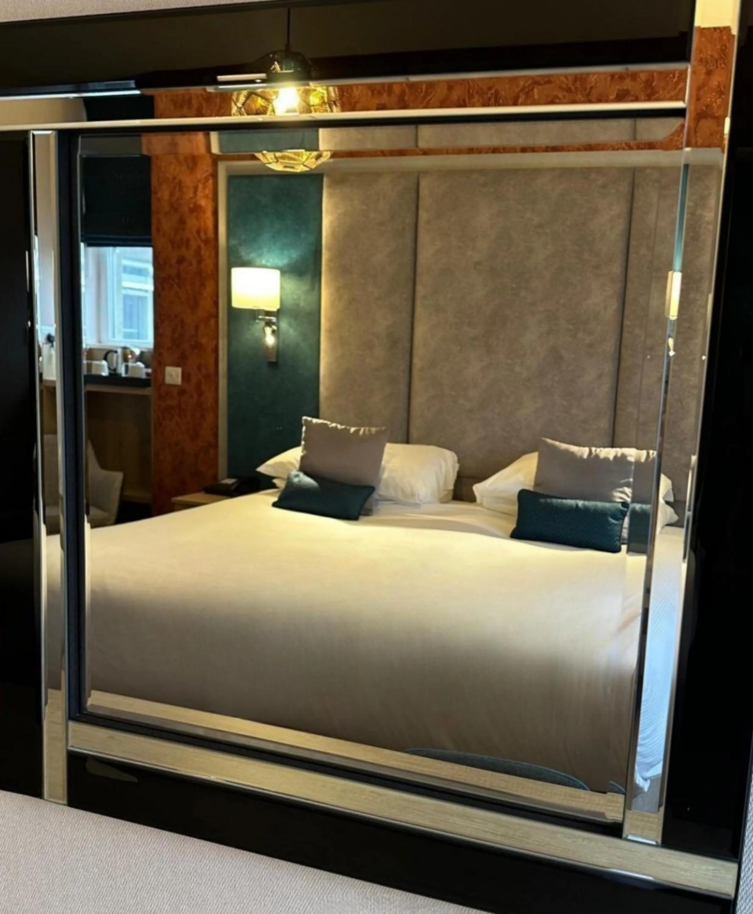 Bedroom, Bed in Caerwylan Hotel