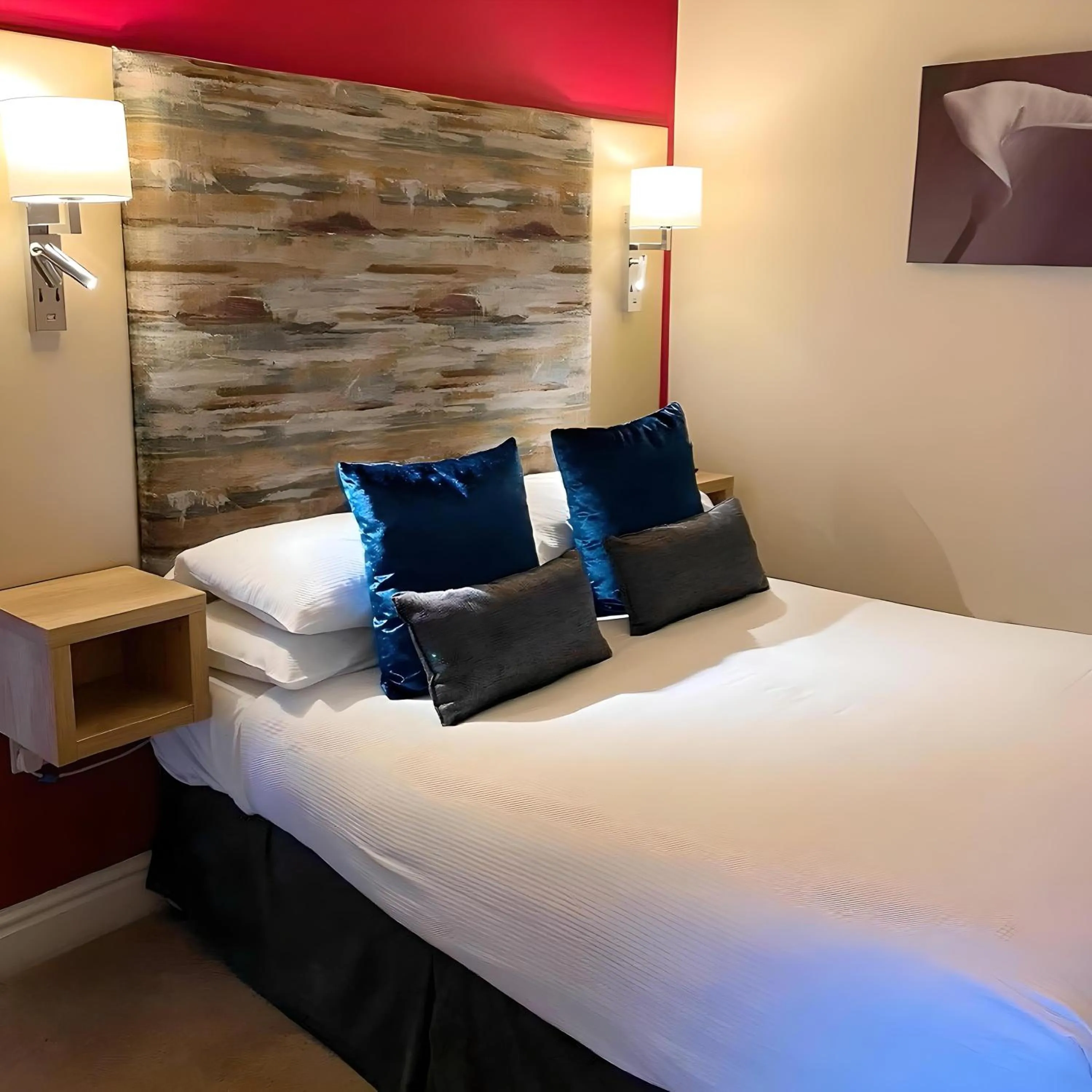 Bed in Caerwylan Hotel