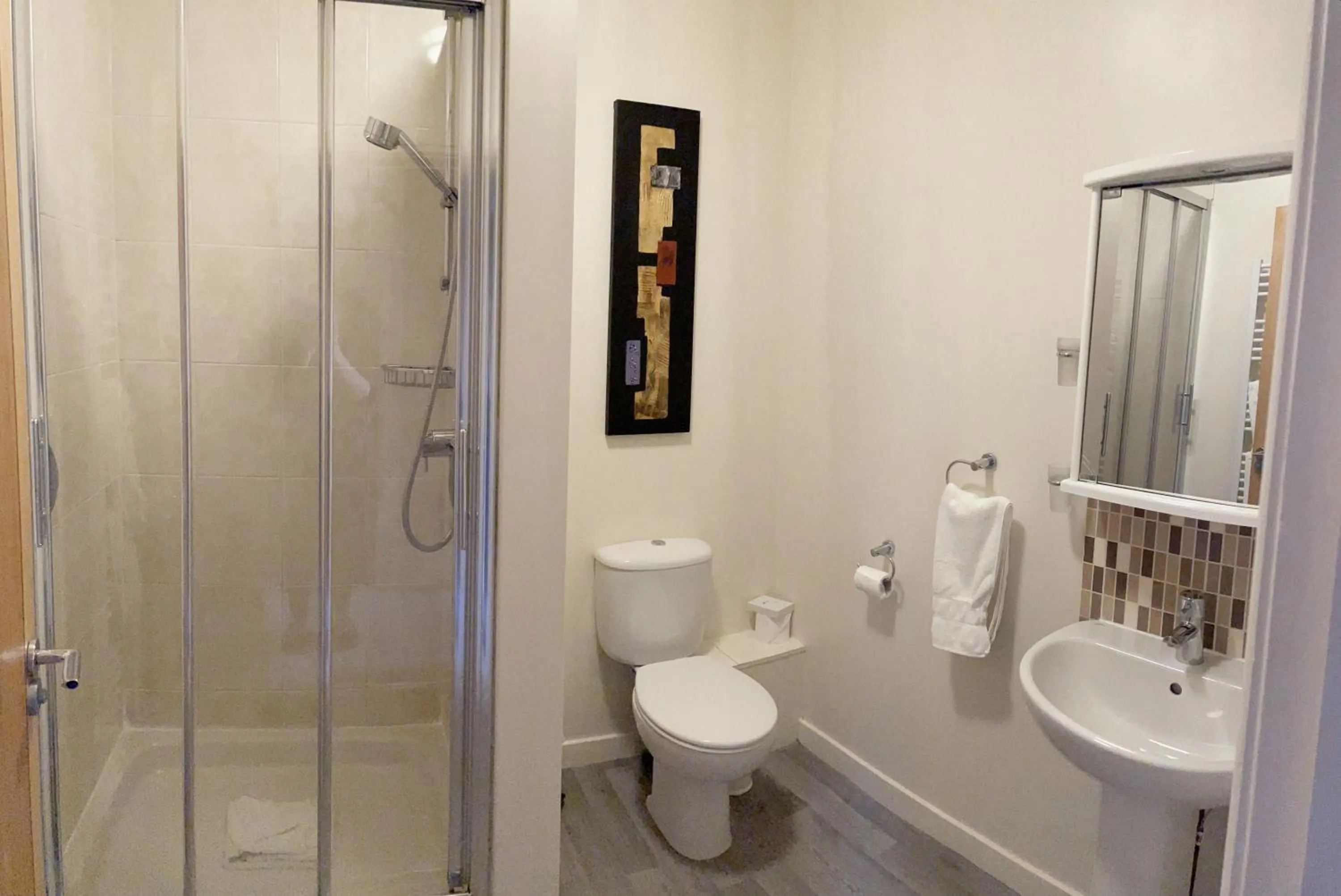 Shower in Caerwylan Hotel