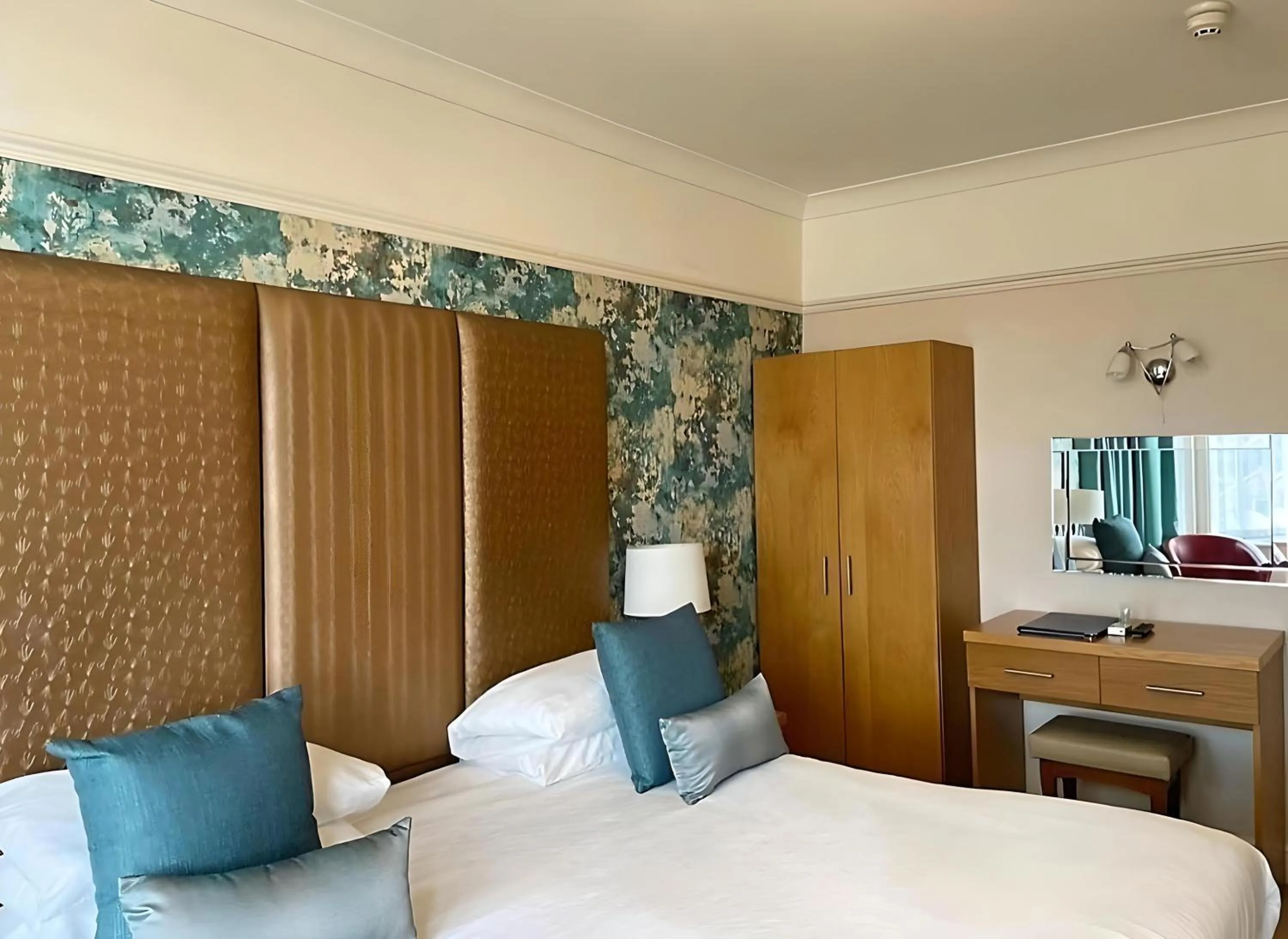 Bedroom, Bed in Caerwylan Hotel