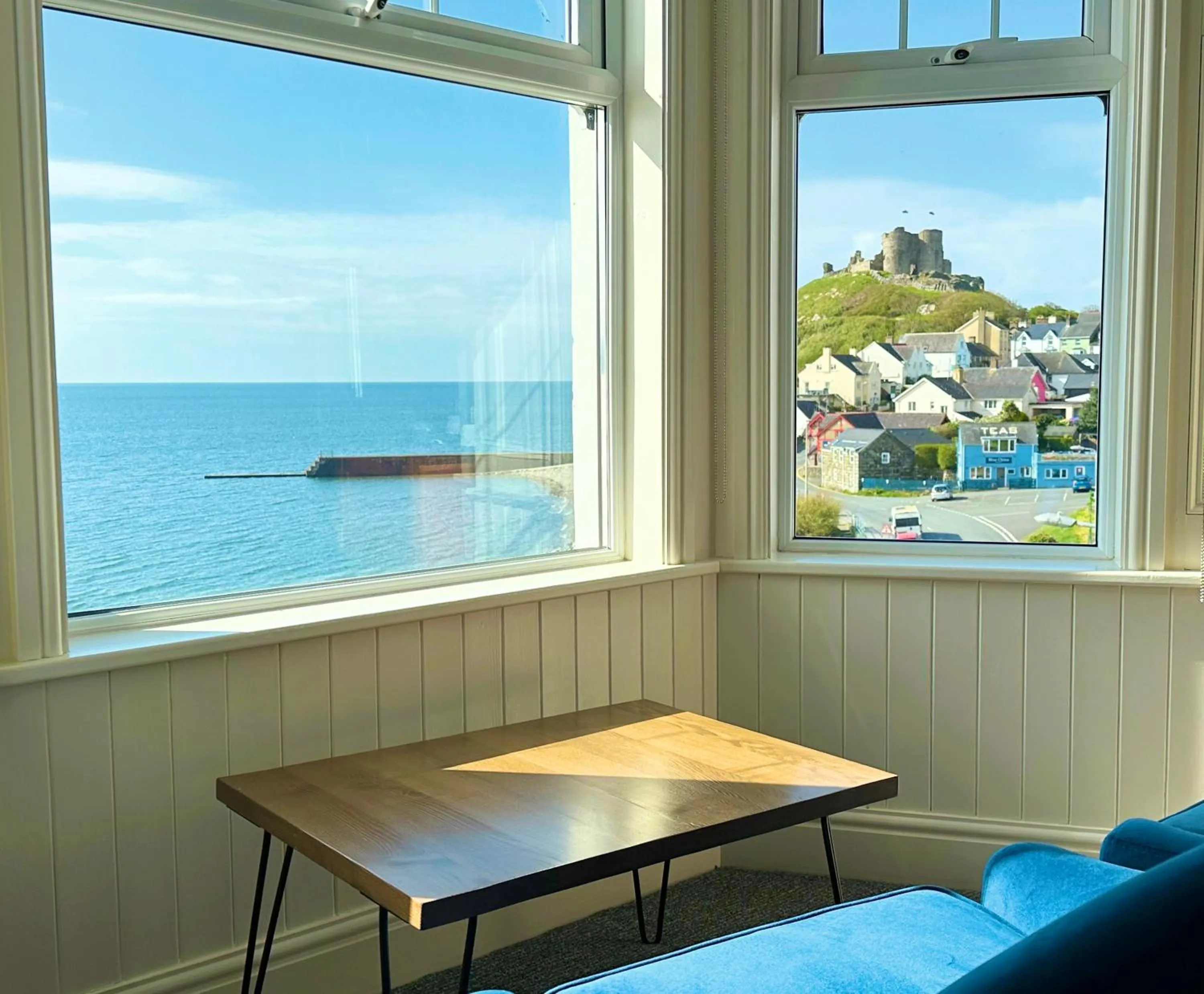 Day in Caerwylan Hotel