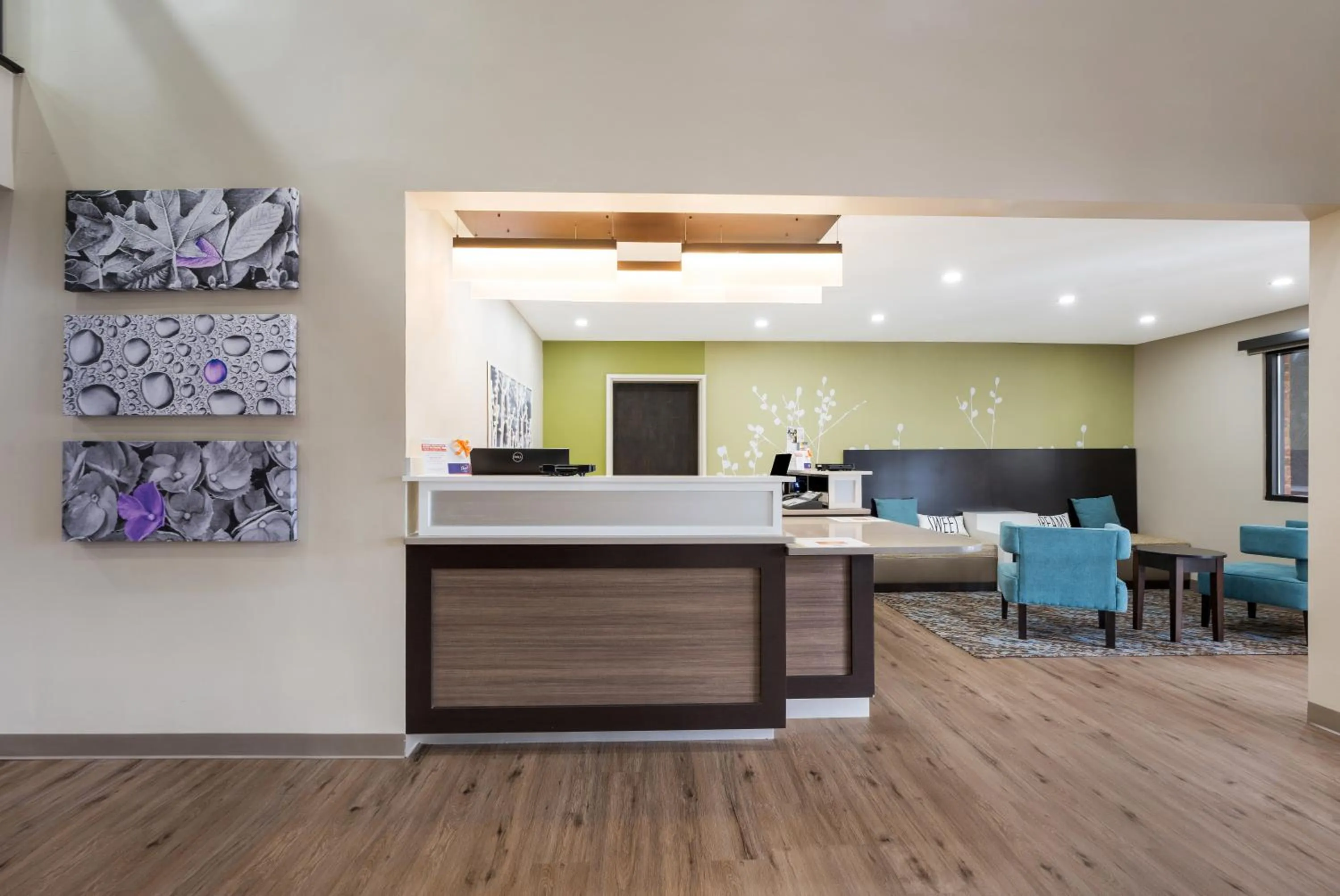 Lobby or reception in Rodeway Inn