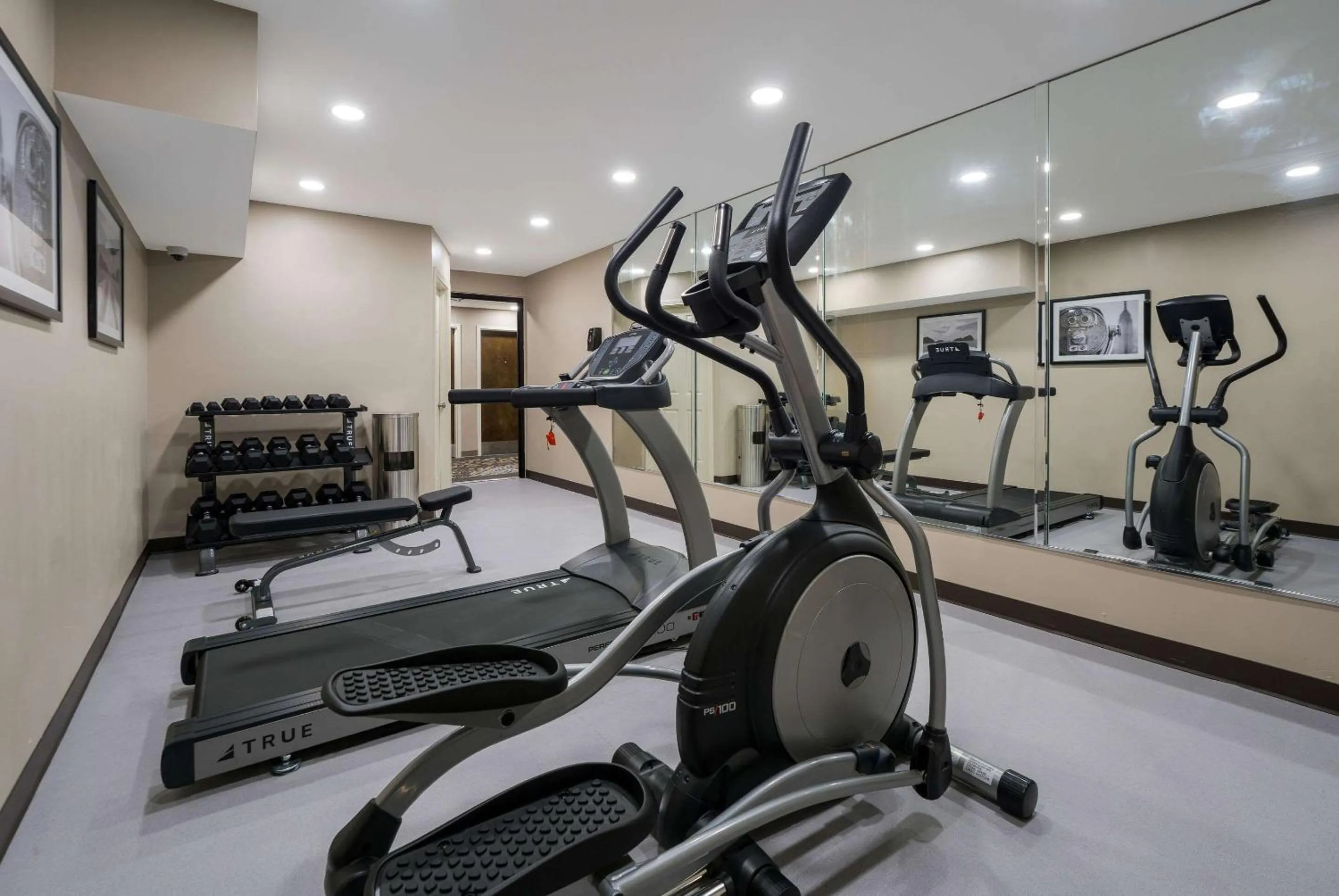 Fitness centre/facilities in Rodeway Inn