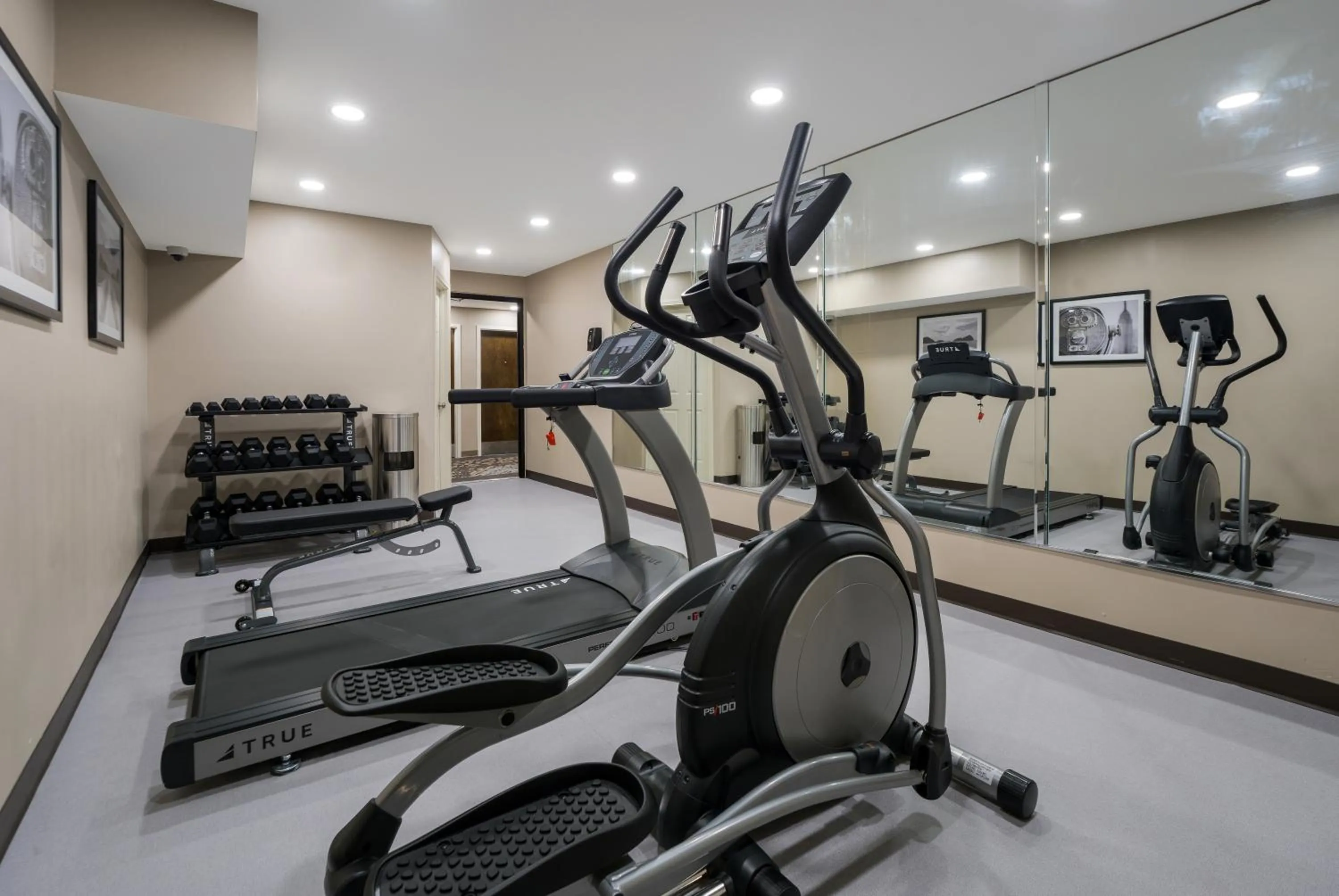 Fitness centre/facilities in Rodeway Inn