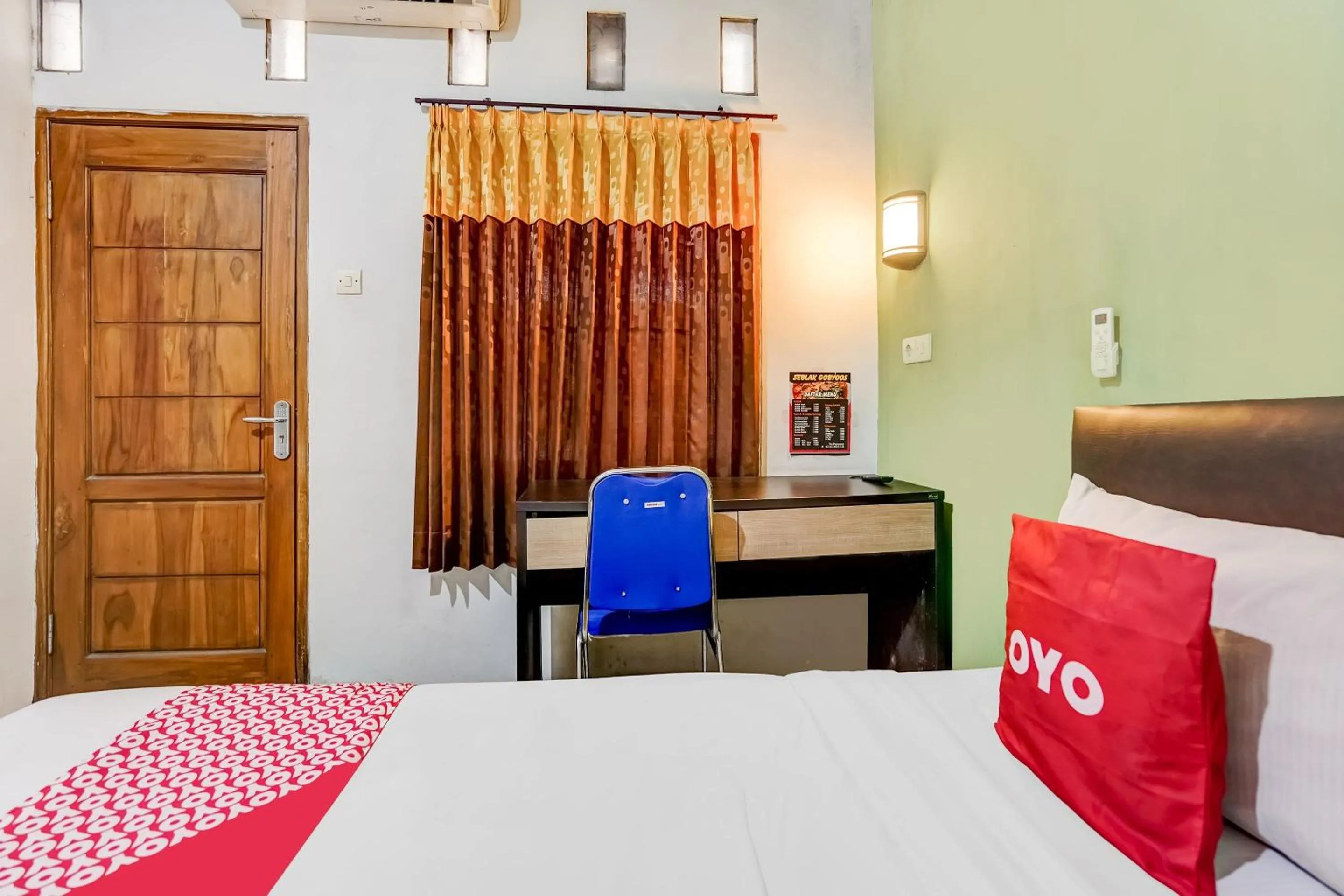 Bedroom in OYO 91292 Pondok Inap Shofwa 1