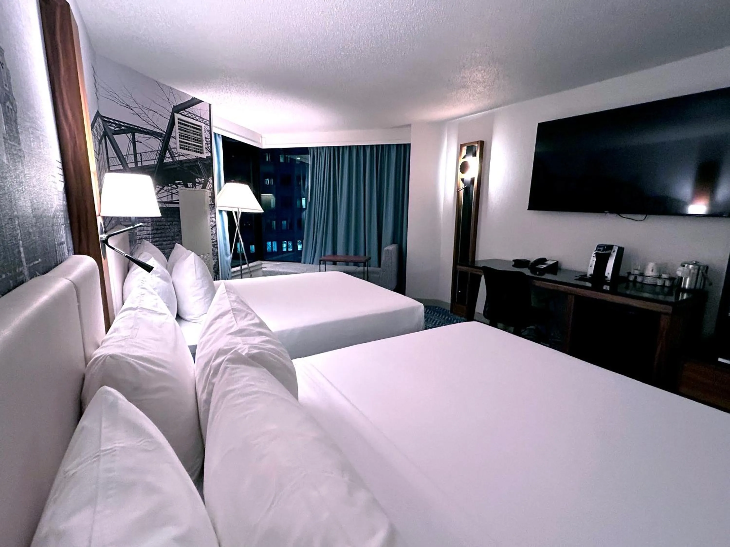 Bed in Fort Pontchartrain Detroit, a Wyndham Hotel