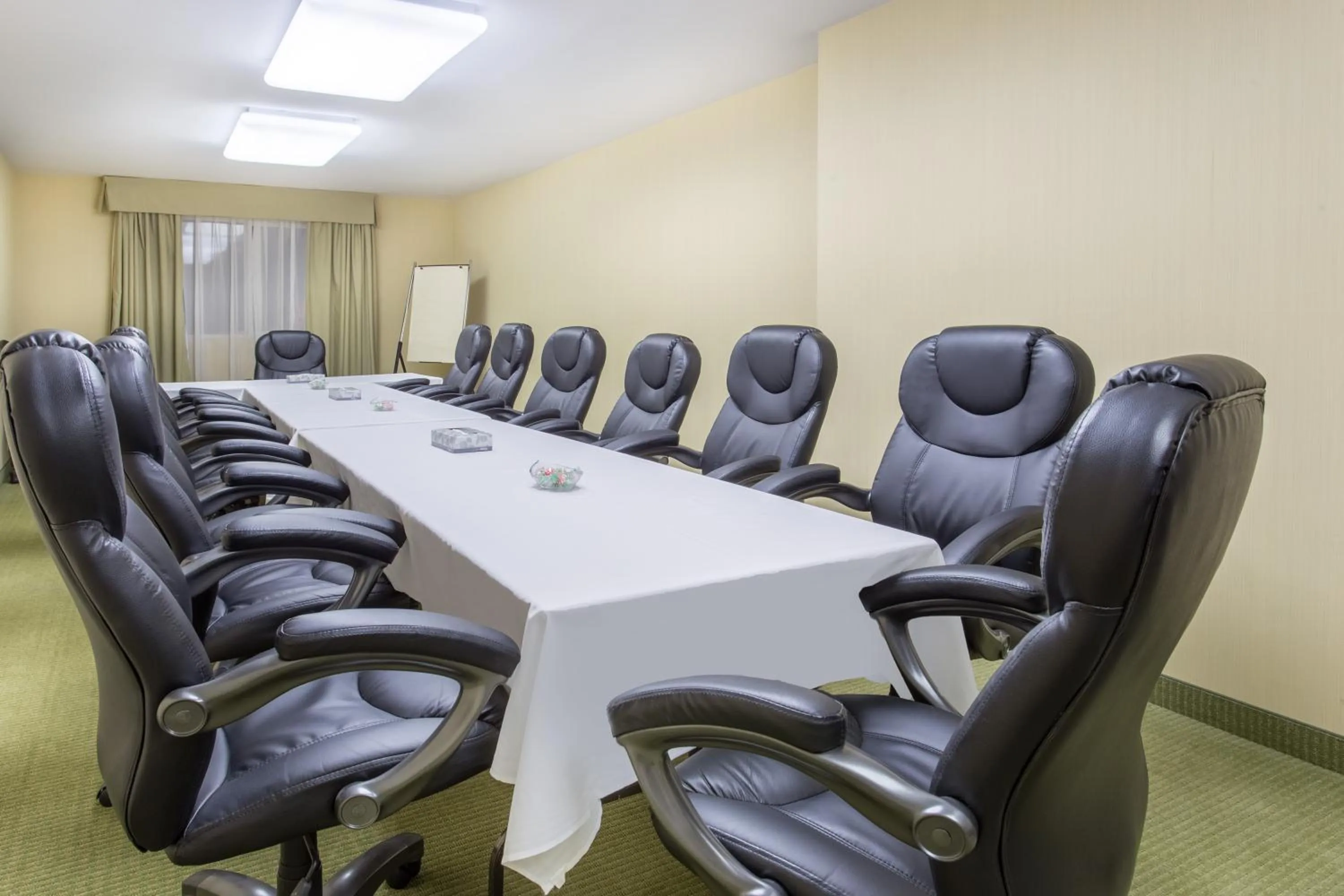 Meeting/conference room in Ramada by Wyndham Williams Lake