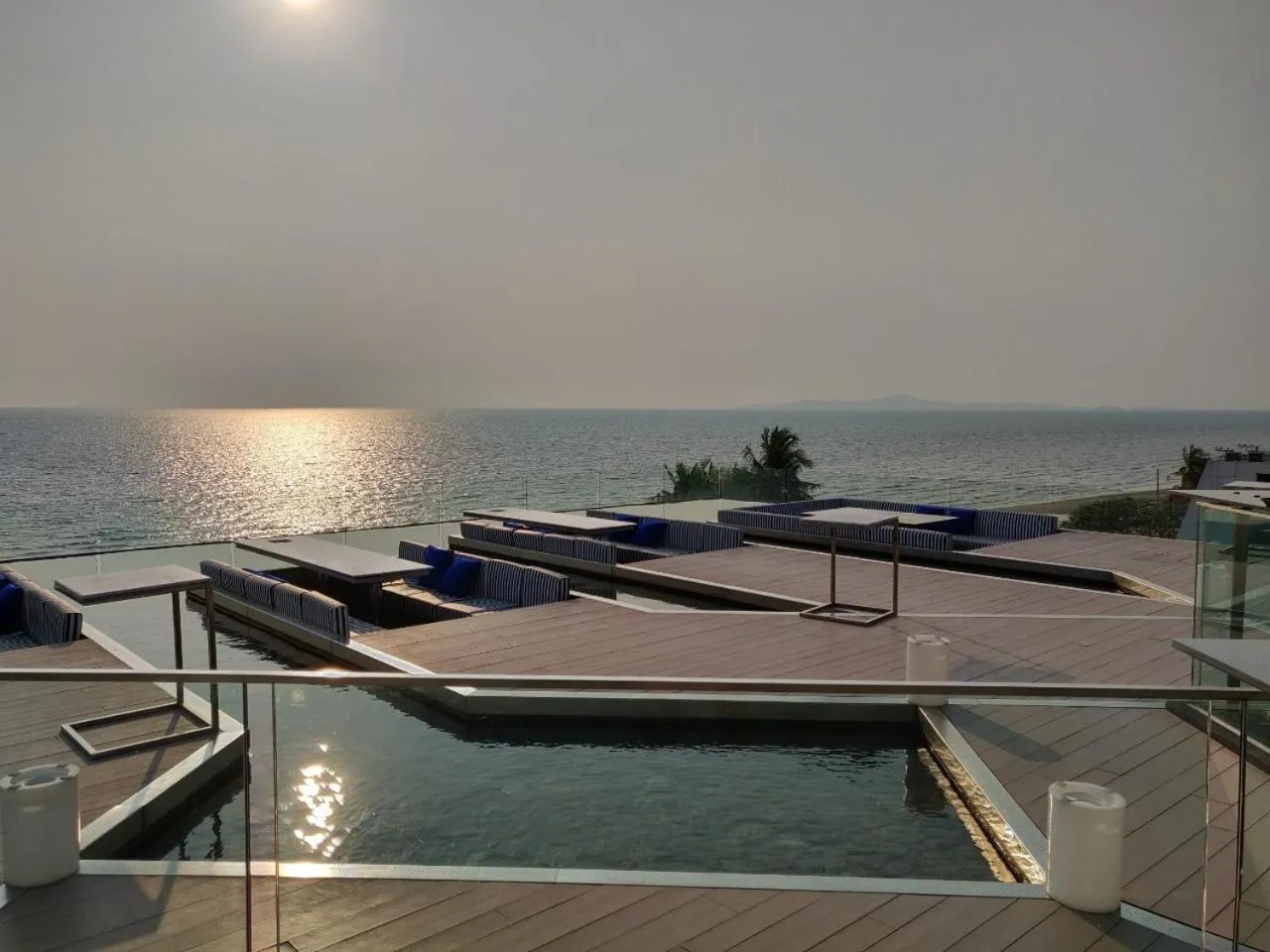 Restaurant/places to eat in Veranda residence pattaya By Kzy