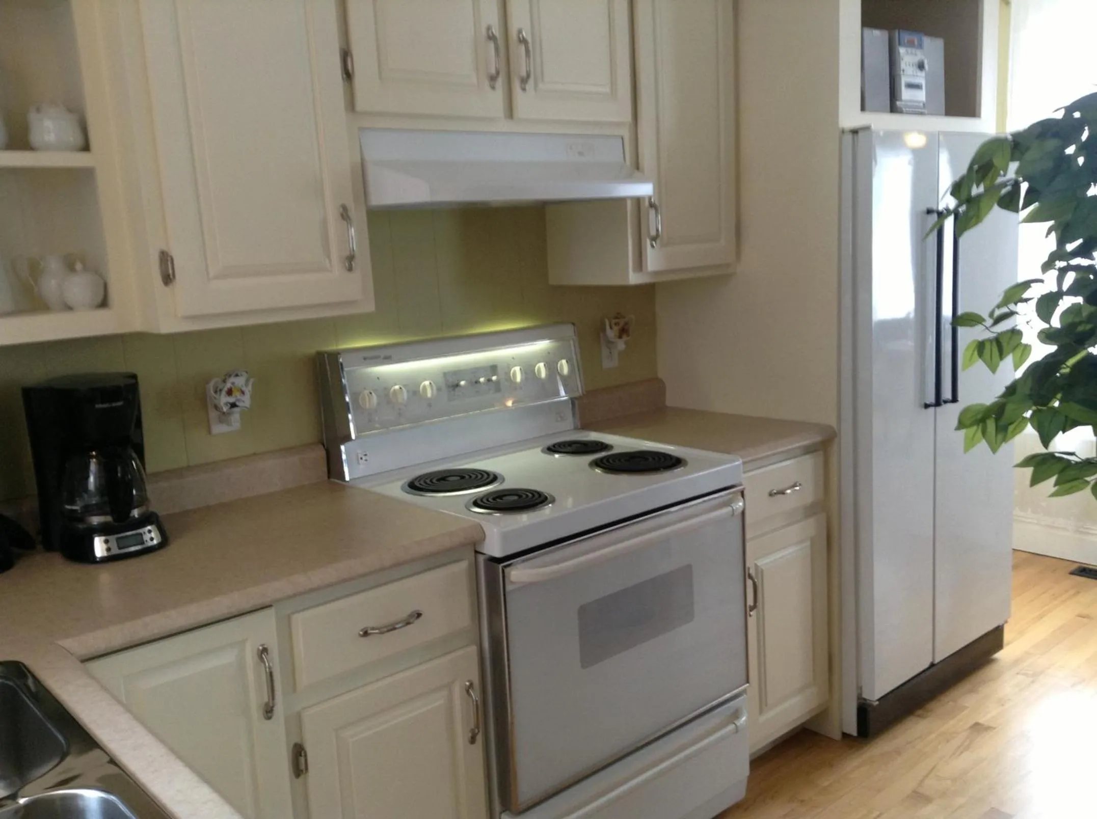 Communal kitchen in Le Gîte Du Coteau