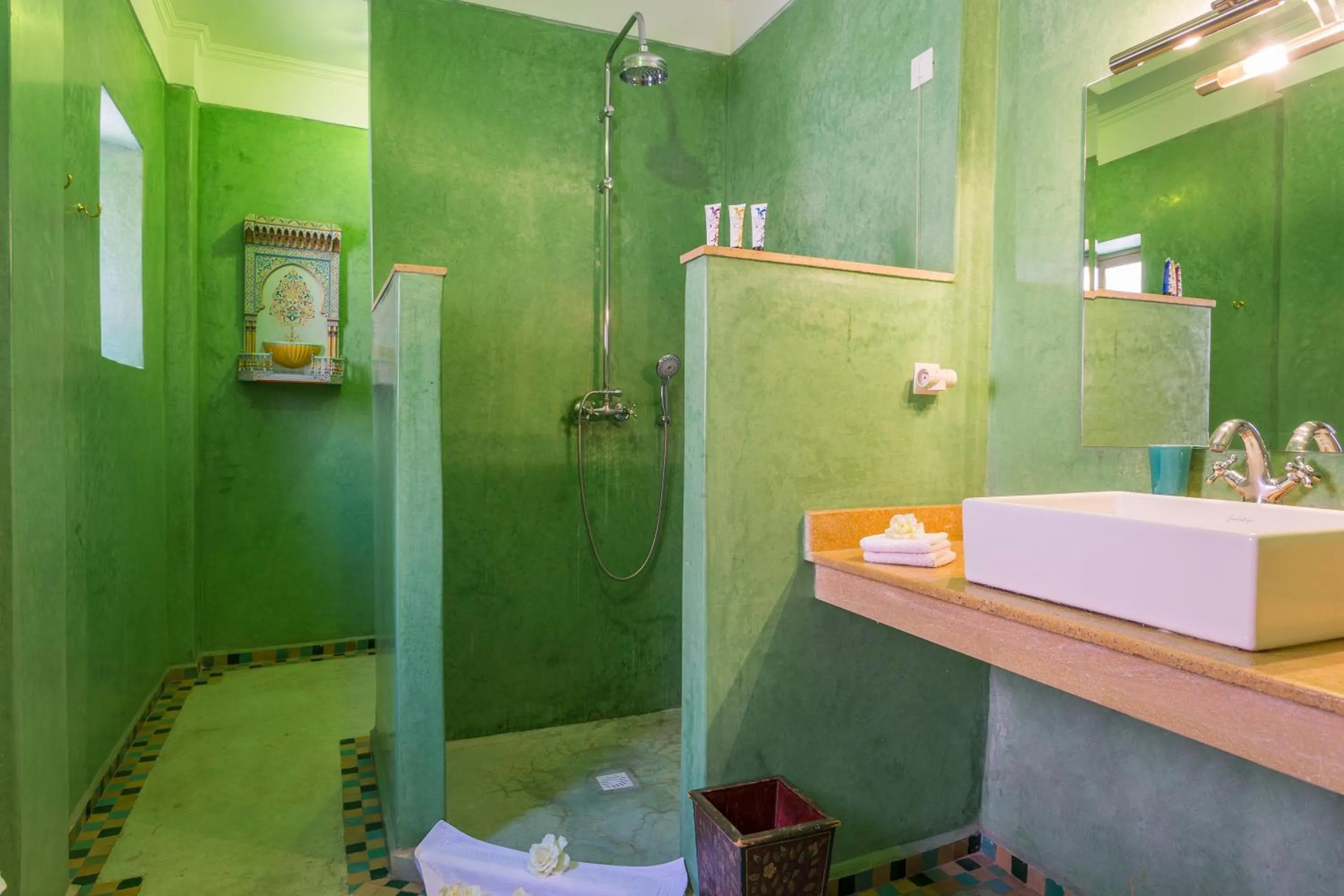 Toilet in Riad Azoulay