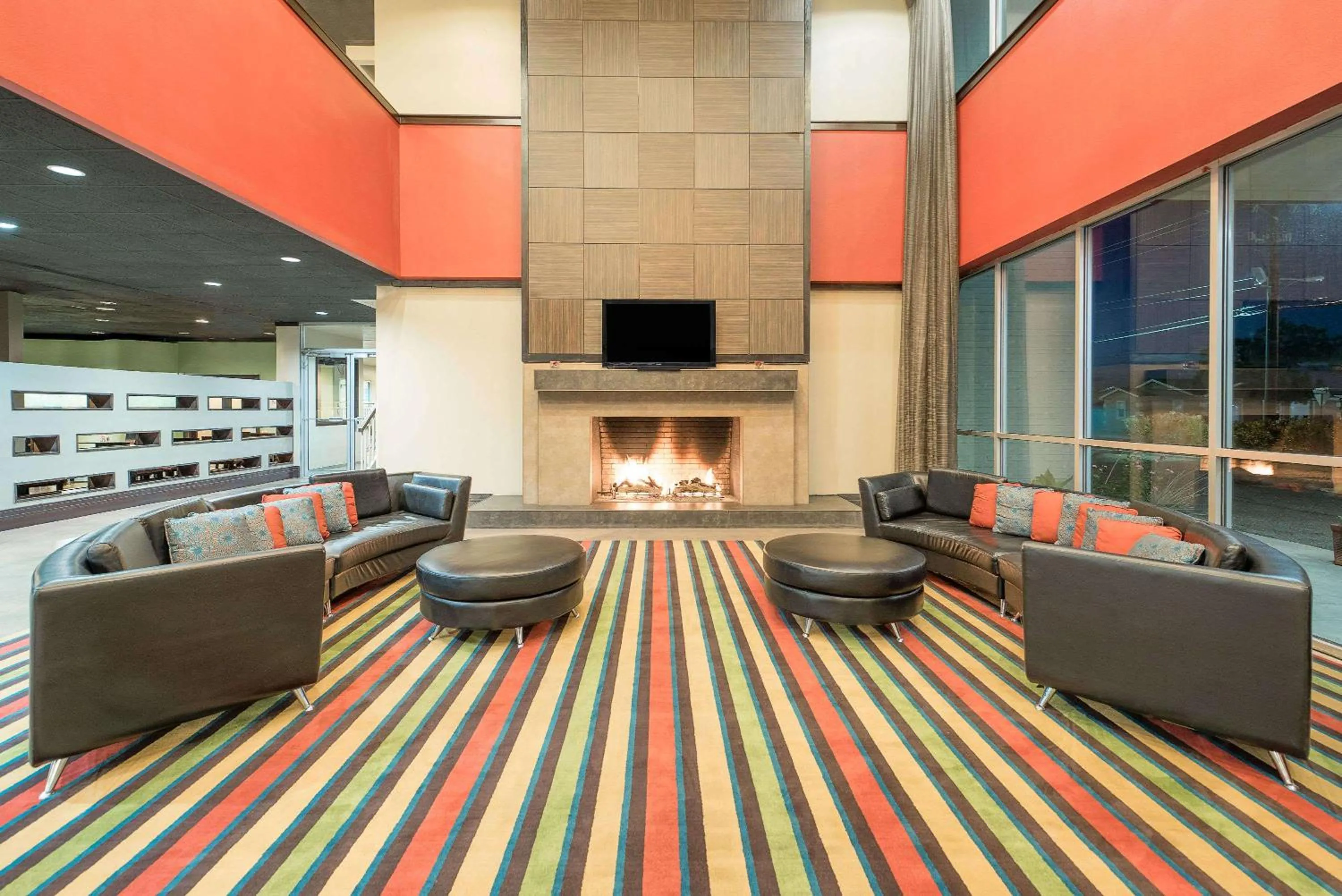 Lobby or reception in Wyndham Garden Midland