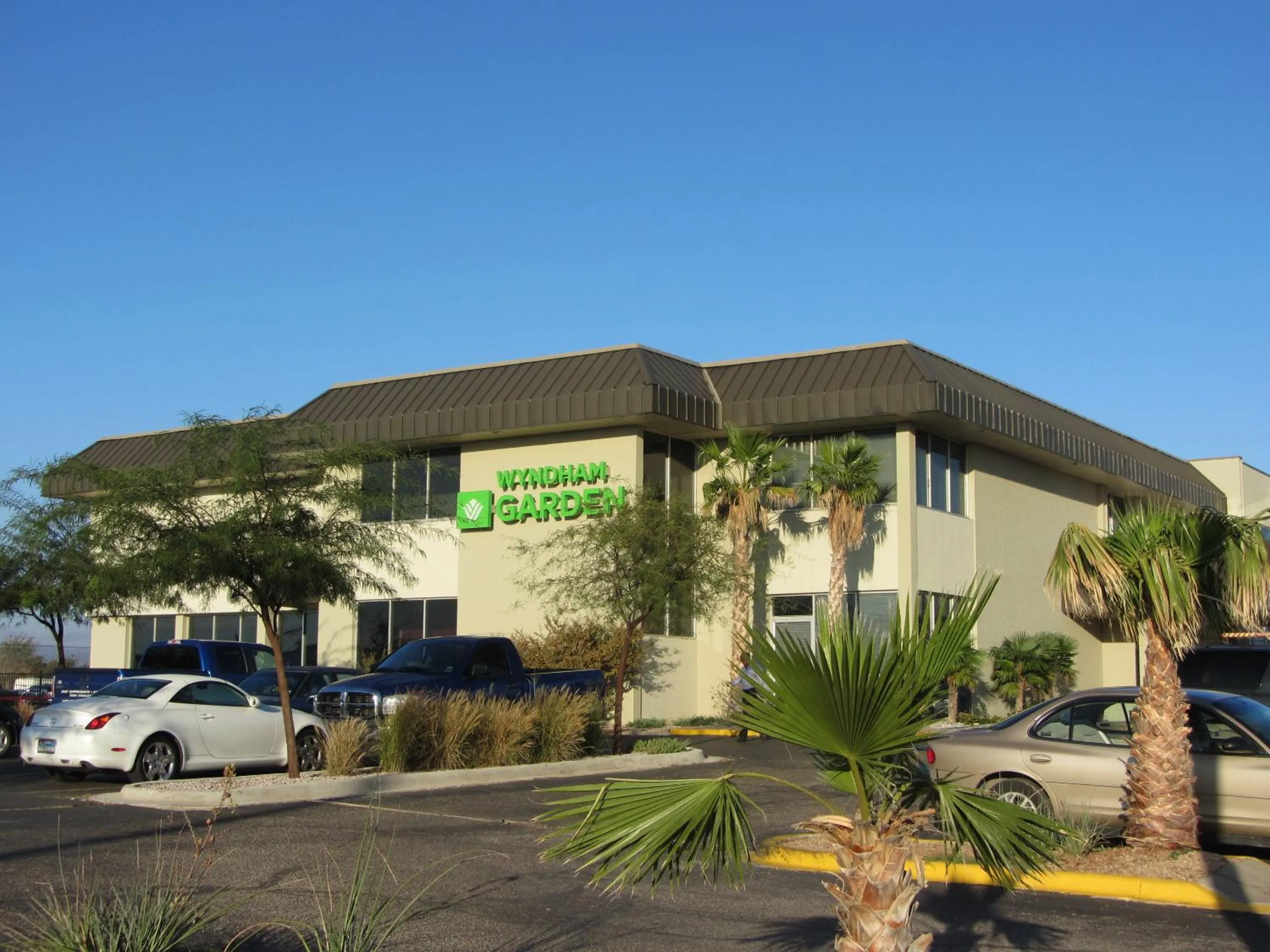 Facade/entrance in Wyndham Garden Midland