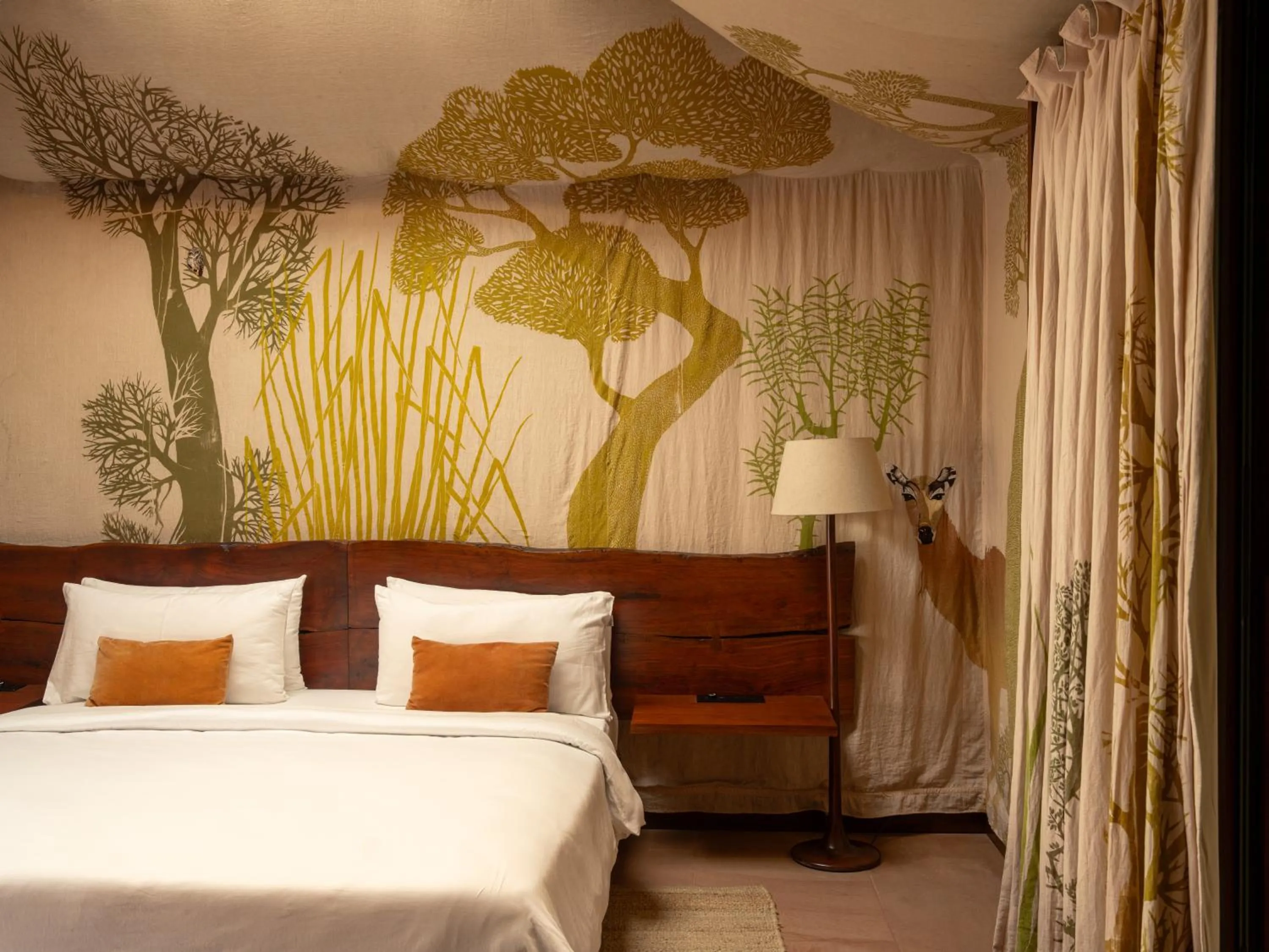 Bedroom, Bed in RAAS Chhatrasagar, Nimaj, District Pali