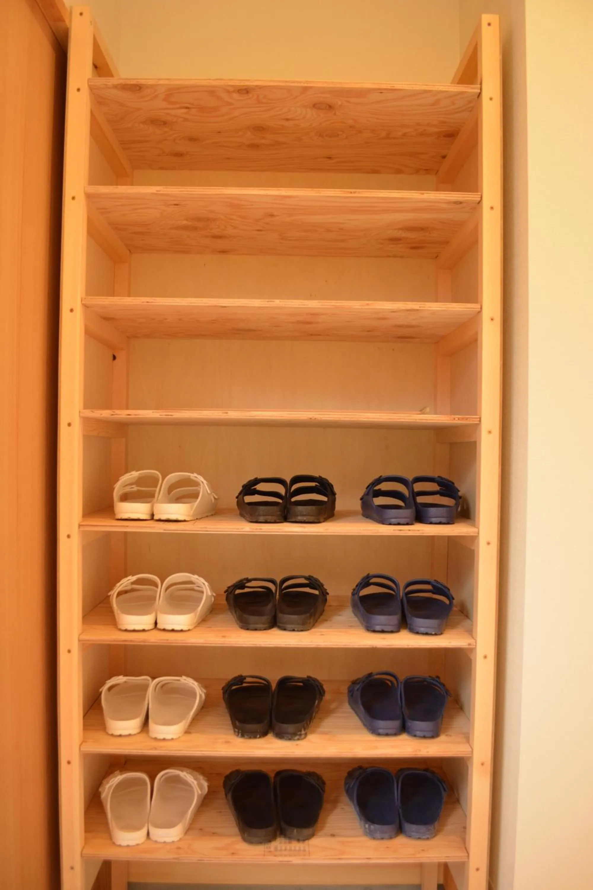 Facade/entrance in BED N CHILL Shippoya 七宝屋