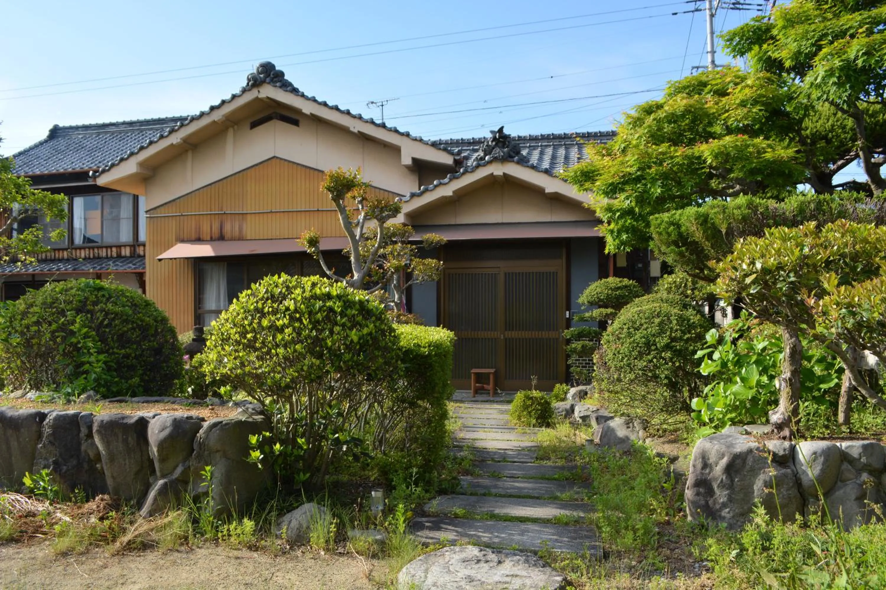 Property building in BED N CHILL Shippoya 七宝屋