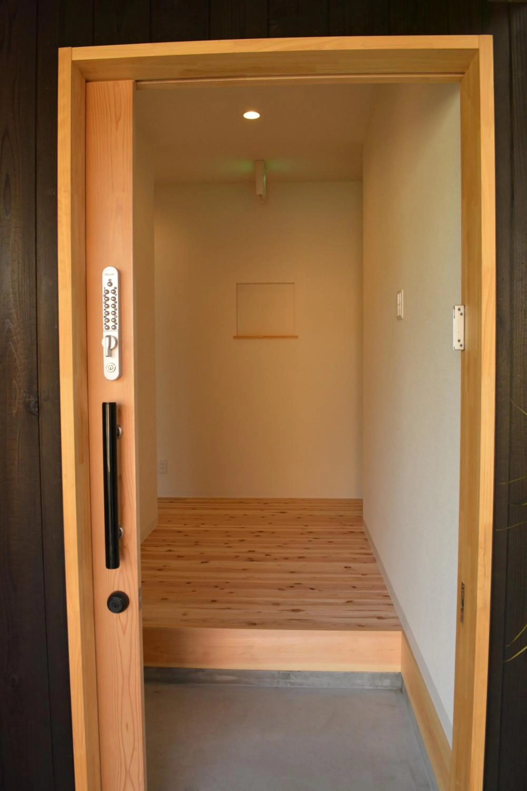 Facade/entrance in BED N CHILL Shippoya 七宝屋