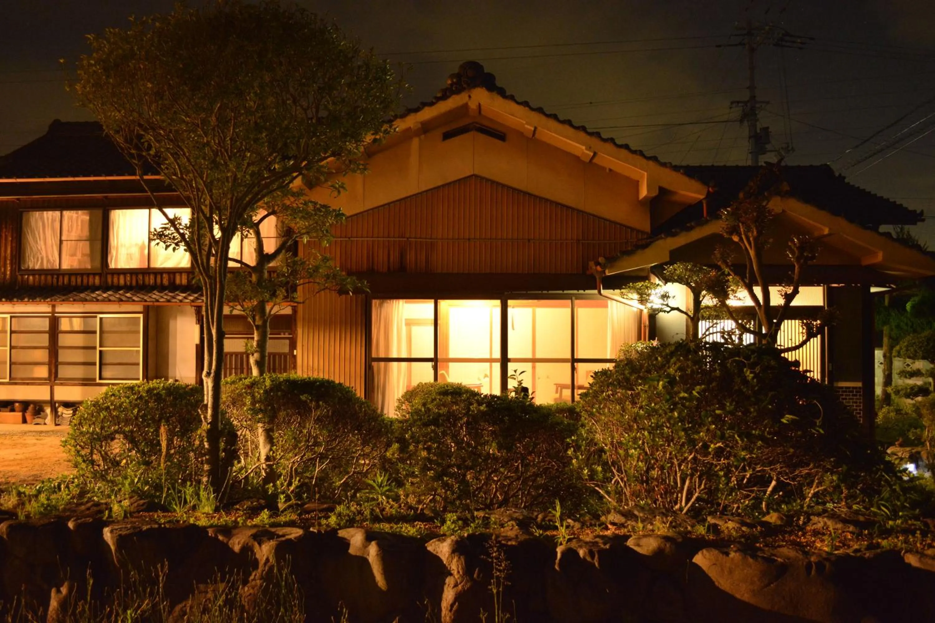 Property building in BED N CHILL Shippoya 七宝屋