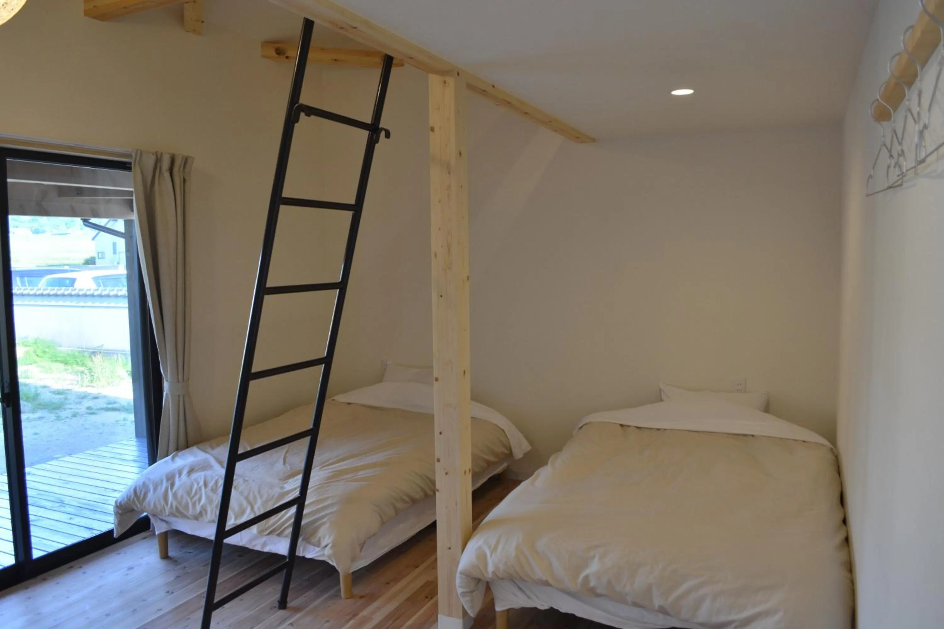 Bed in BED N CHILL Shippoya 七宝屋