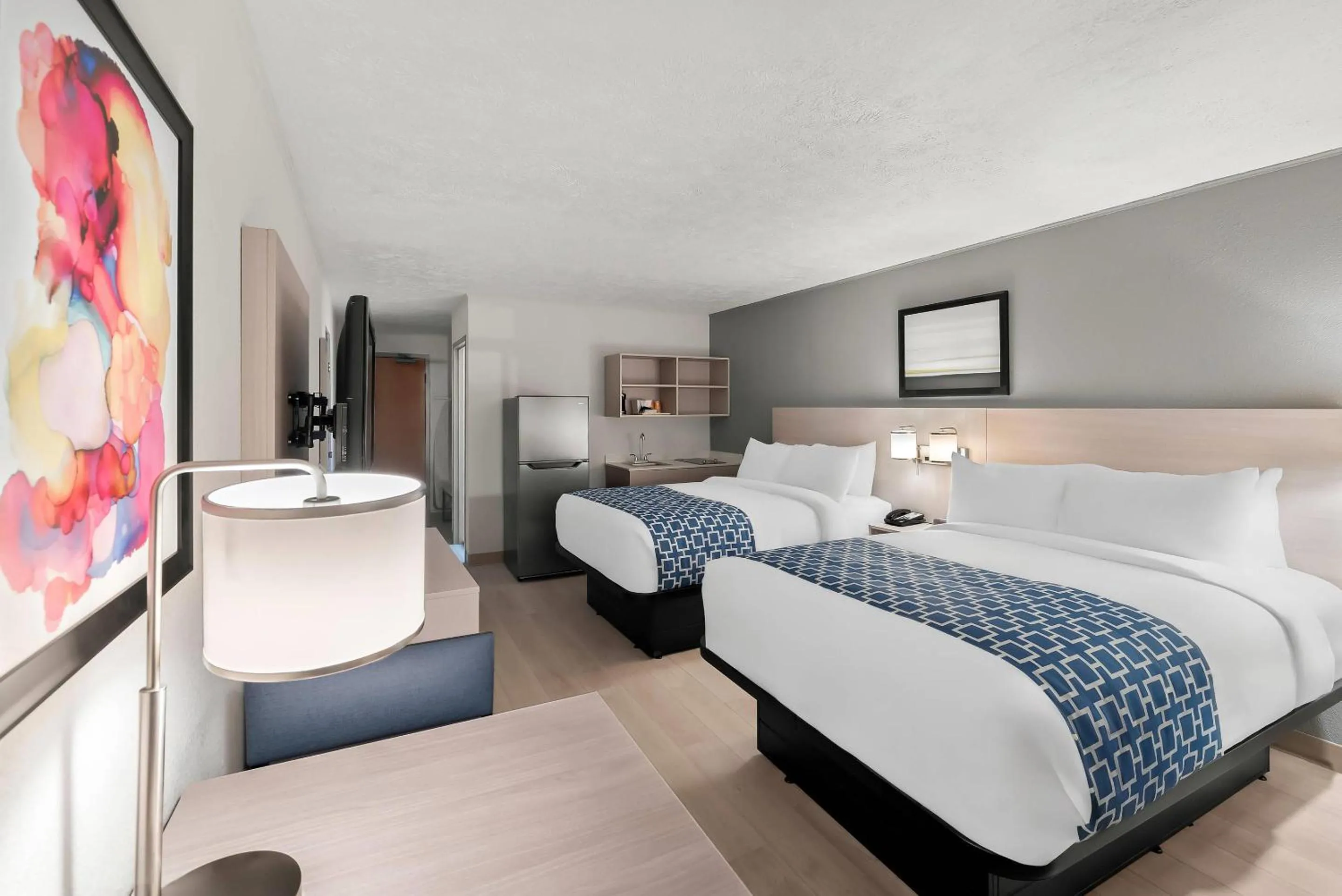 Bedroom, Bed in Suburban Studios, Kearney