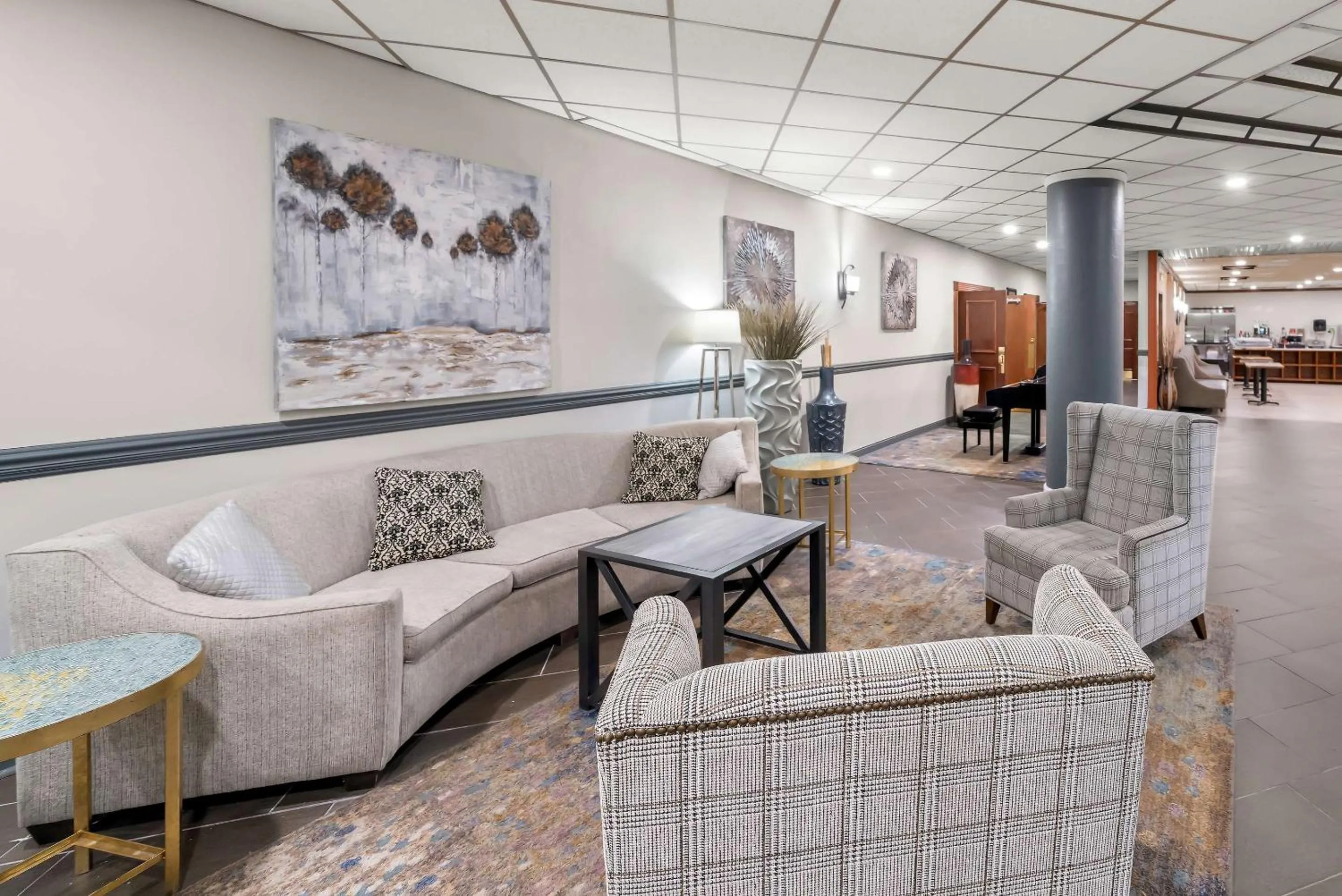 Lobby or reception in Suburban Studios, Kearney