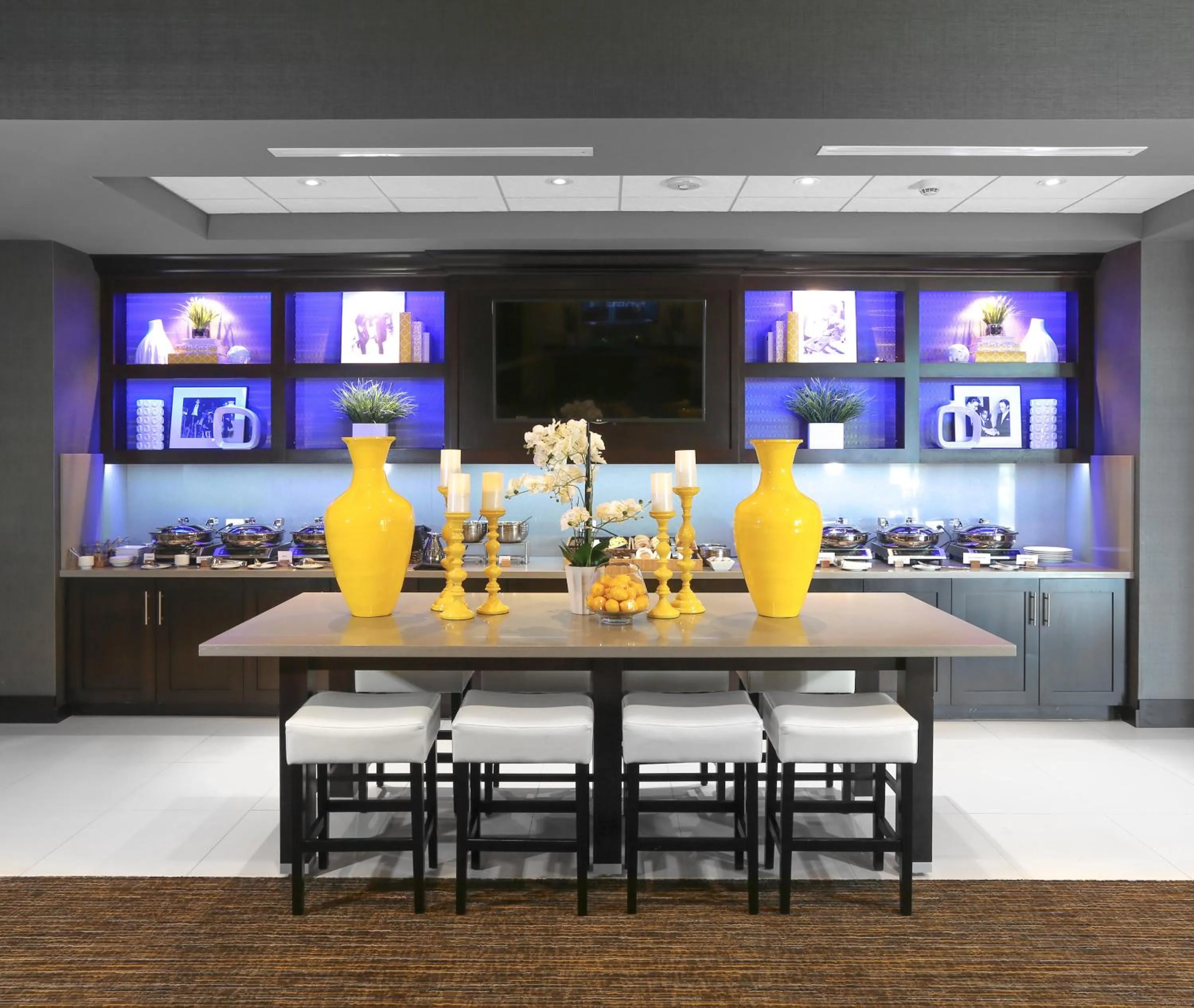 Breakfast in Holiday Inn and Suites East Peoria by IHG