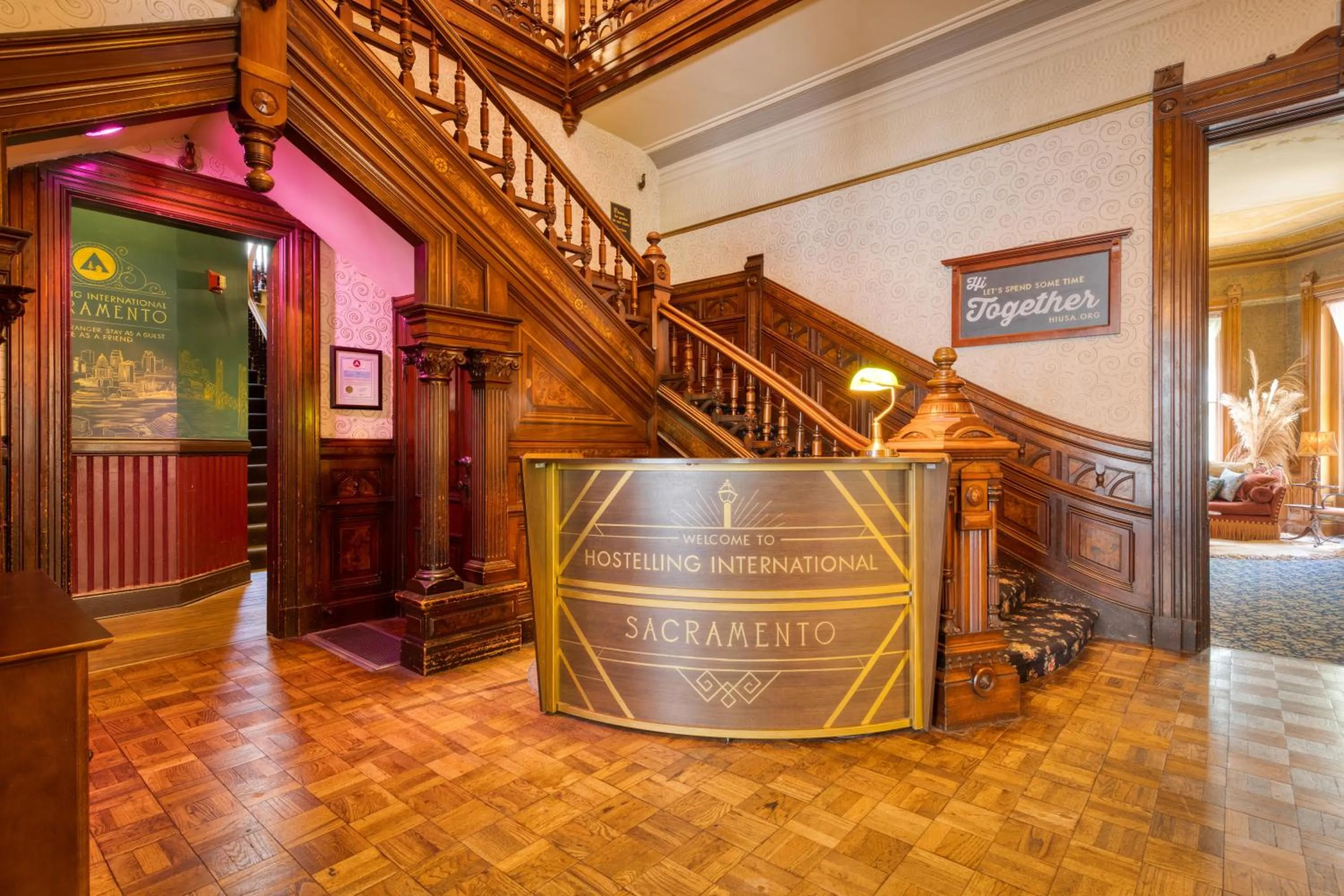 Lobby or reception in HI Sacramento Hostel