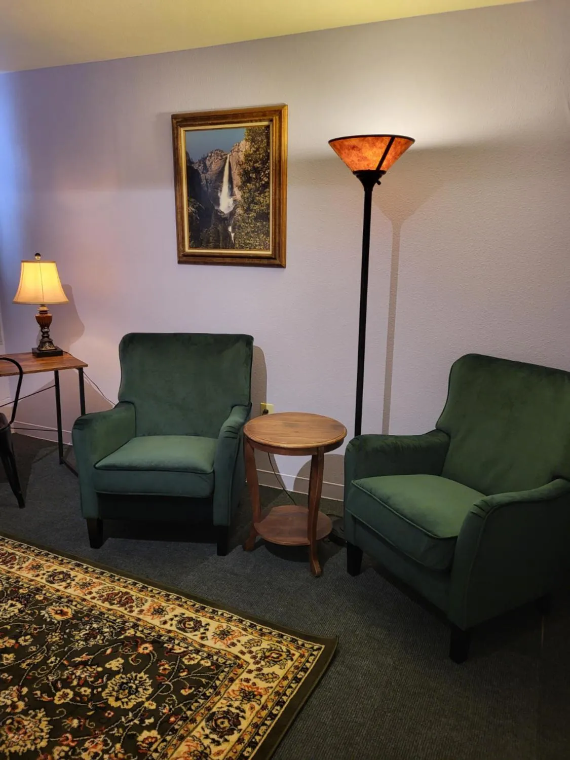 Seating area in HI Sacramento Hostel