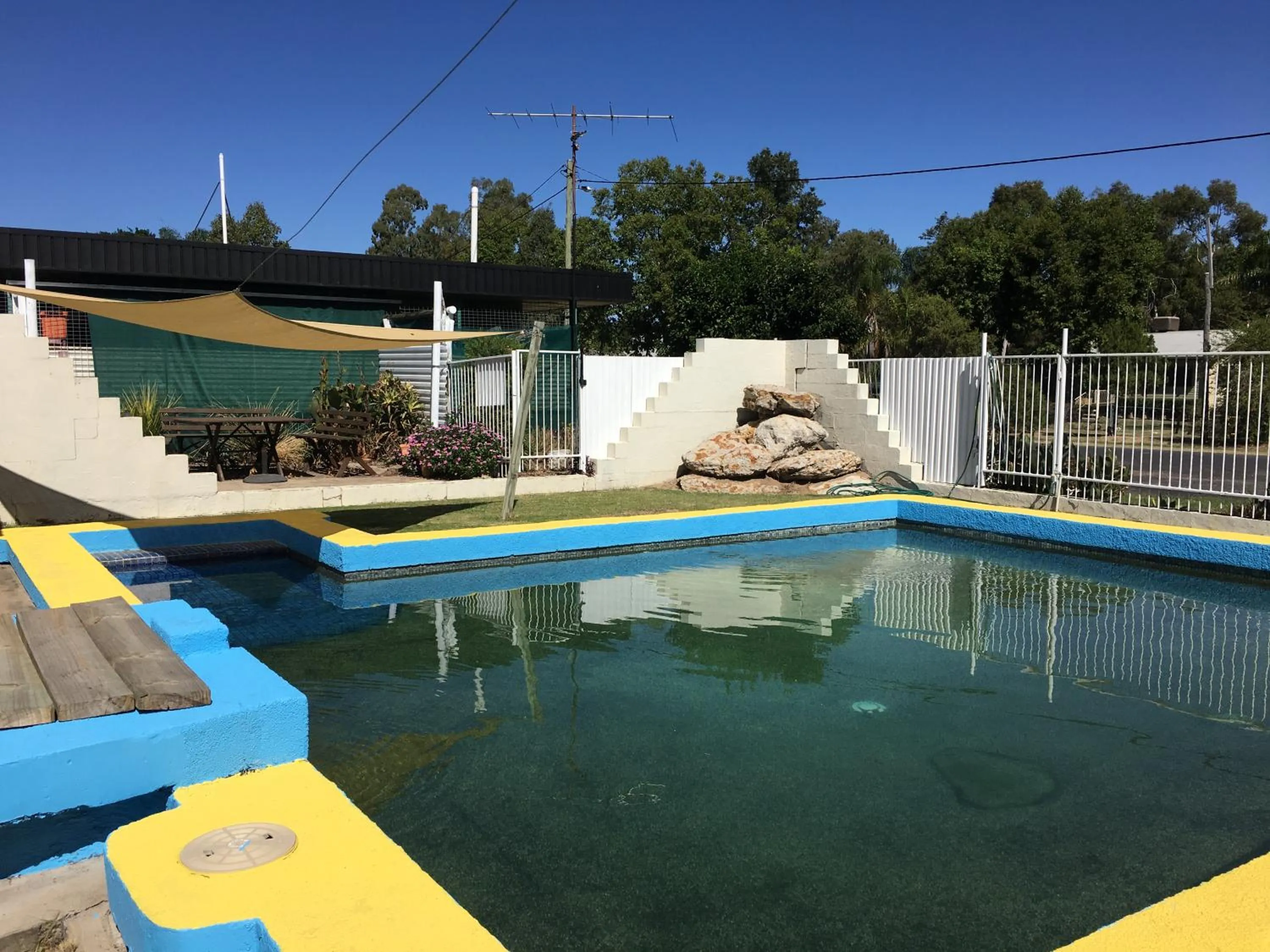 Swimming pool in Boggabilla Motel